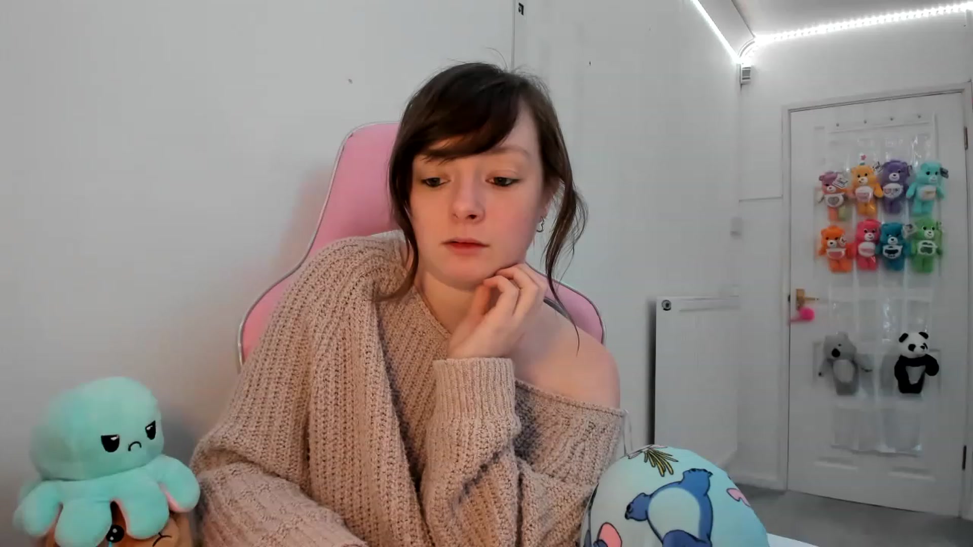 Gallery image thumbnail from JessieBear_'s myfreecams stream on, 02/09/2023, 21:39 image 1 of 20