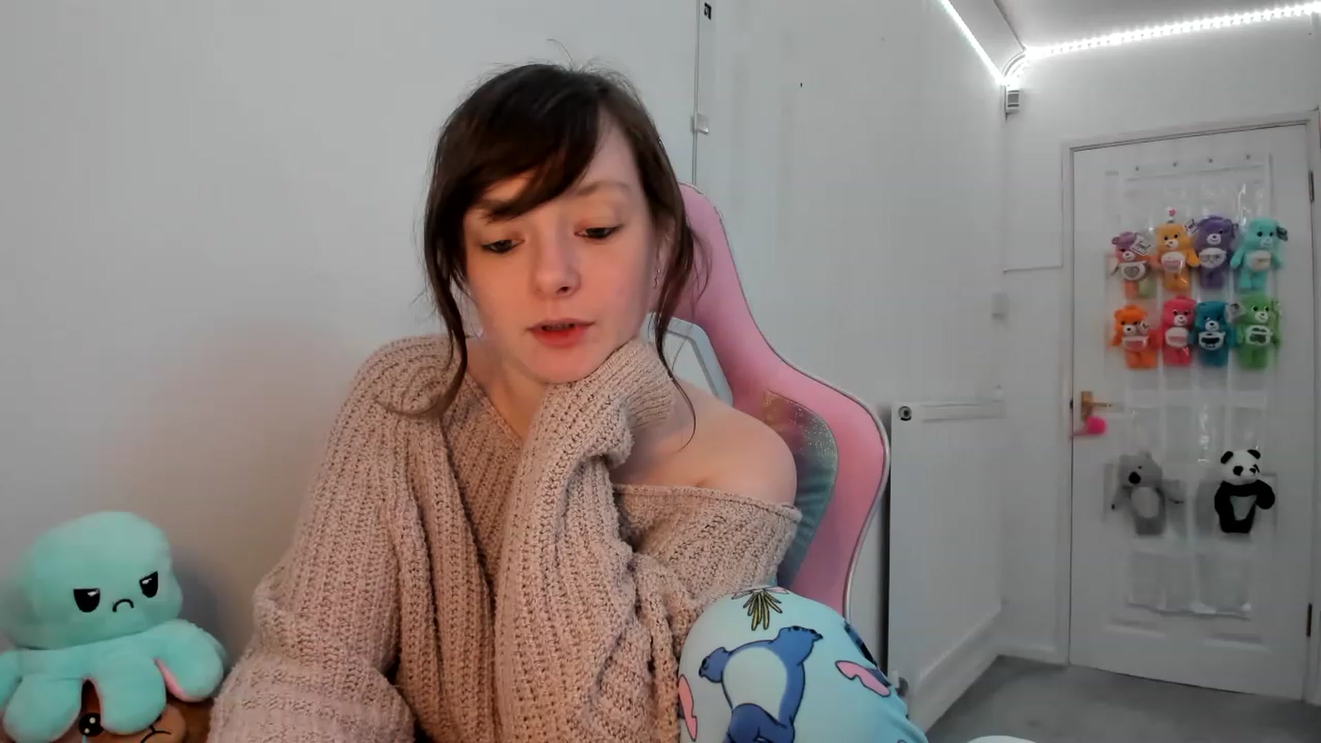 Gallery image thumbnail from JessieBear_'s myfreecams stream on, 02/09/2023, 21:39 image 16 of 20