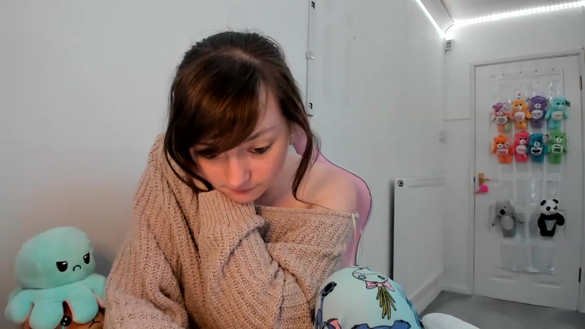Gallery image thumbnail from JessieBear_'s myfreecams stream on, 02/09/2023, 21:39 image 6 of 20
