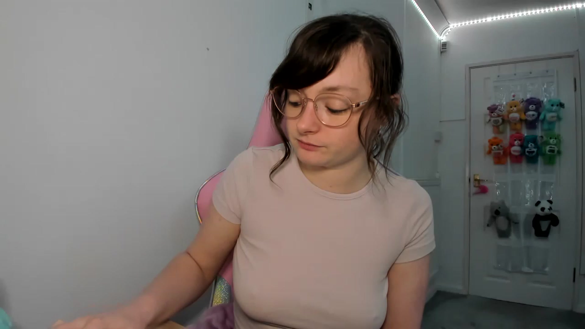 Gallery image thumbnail from JessieBear_'s myfreecams stream on, 02/10/2023, 18:20 image 14 of 20