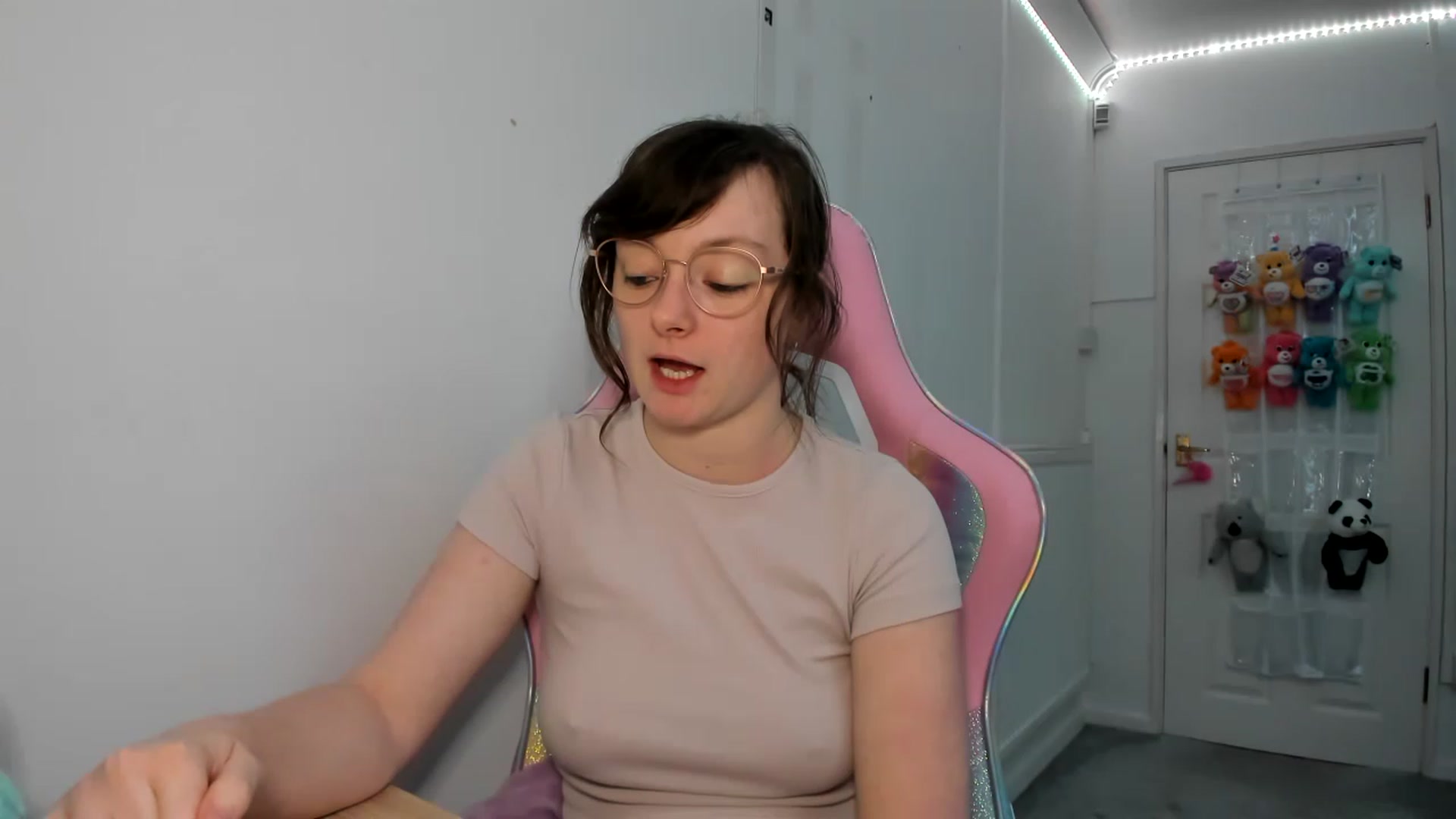 Gallery image thumbnail from JessieBear_'s myfreecams stream on, 02/10/2023, 18:20 image 16 of 20