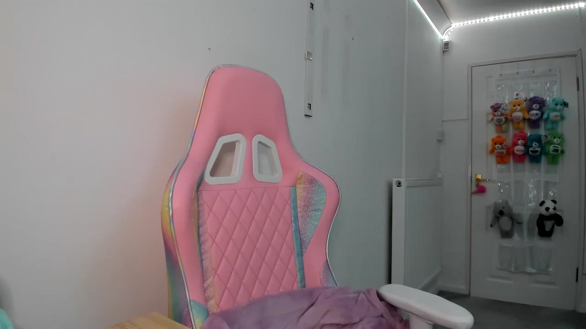 Gallery image thumbnail from JessieBear_'s myfreecams stream on, 02/10/2023, 18:20 image 5 of 20