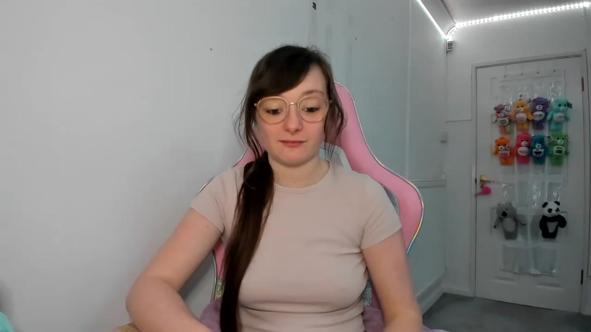Gallery image thumbnail from JessieBear_'s myfreecams stream on, 02/10/2023, 18:20 image 1 of 20