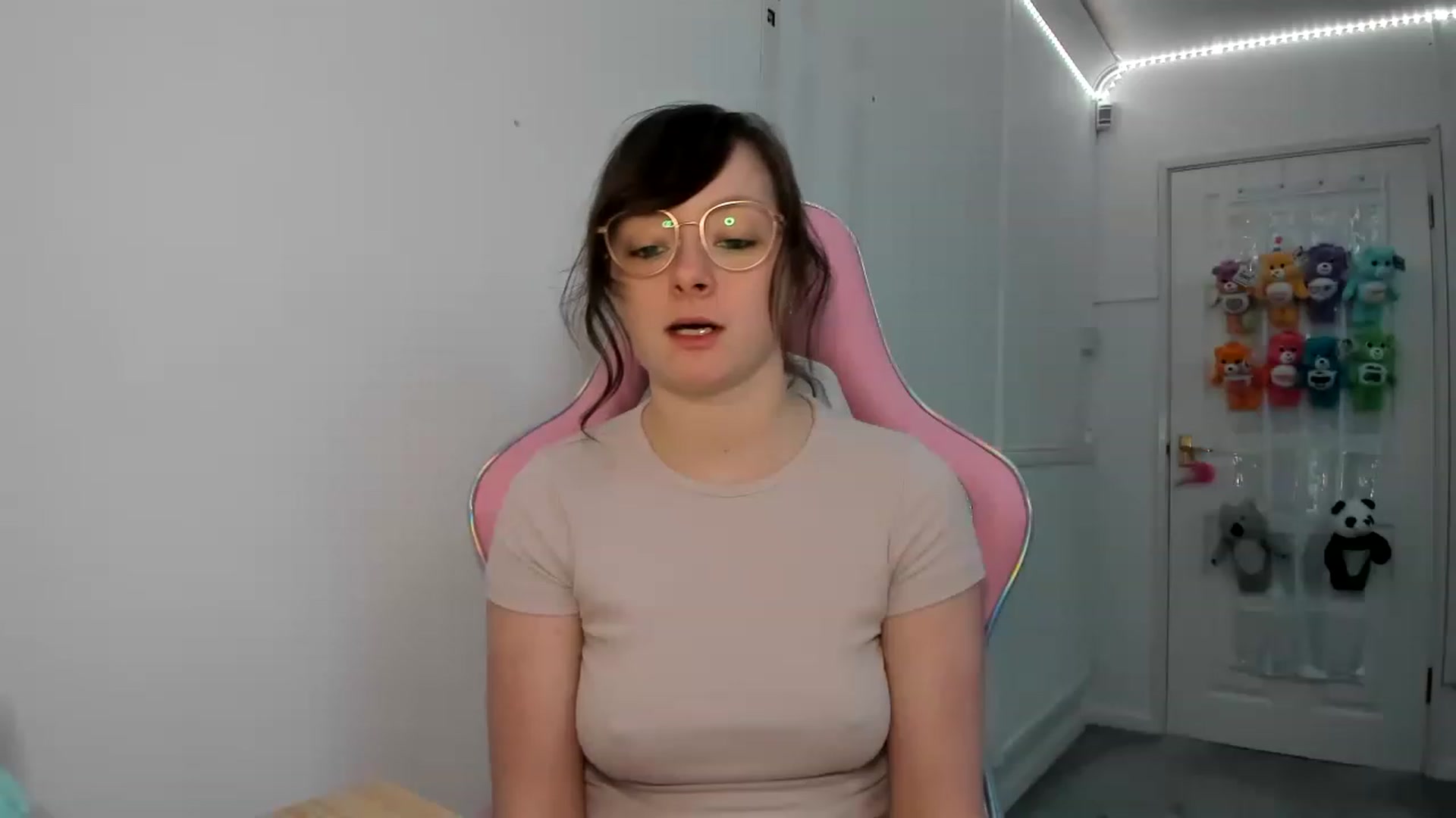 Gallery image thumbnail from JessieBear_'s myfreecams stream on, 02/10/2023, 18:20 image 12 of 20