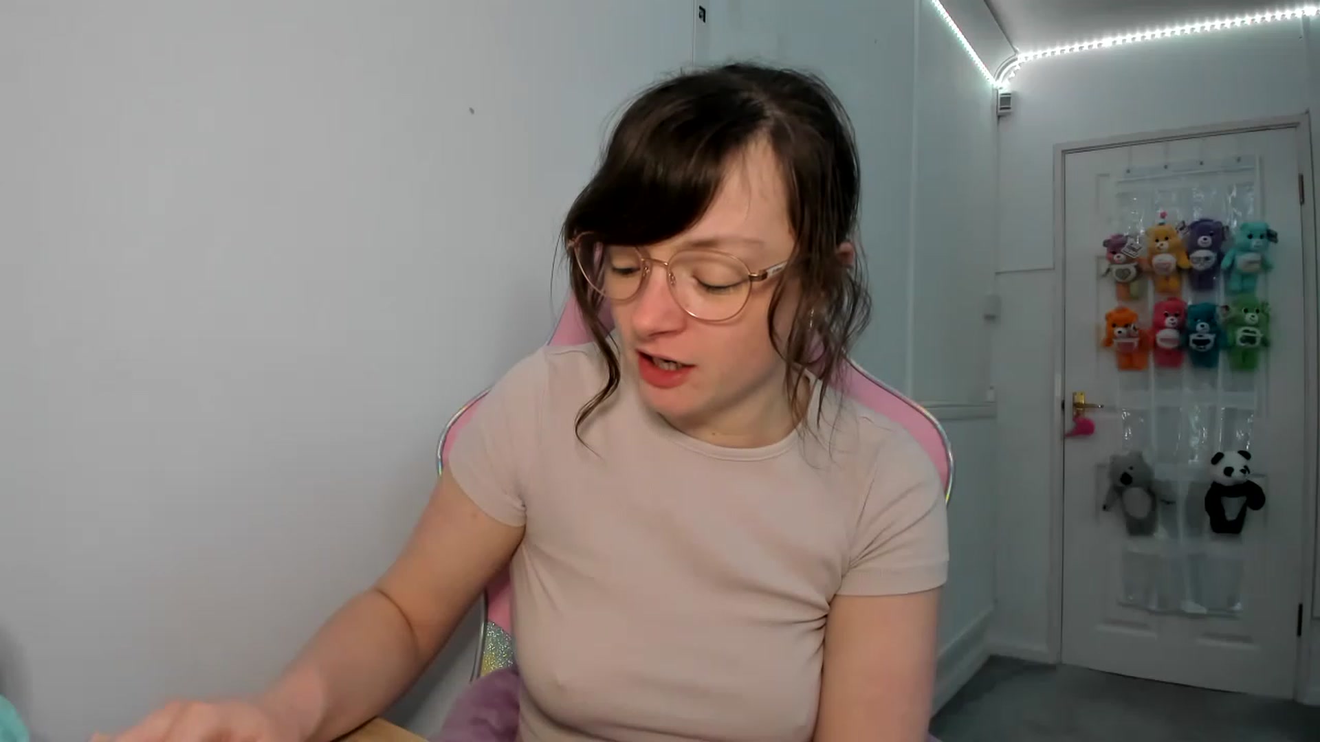 Gallery image thumbnail from JessieBear_'s myfreecams stream on, 02/10/2023, 18:20 image 7 of 20