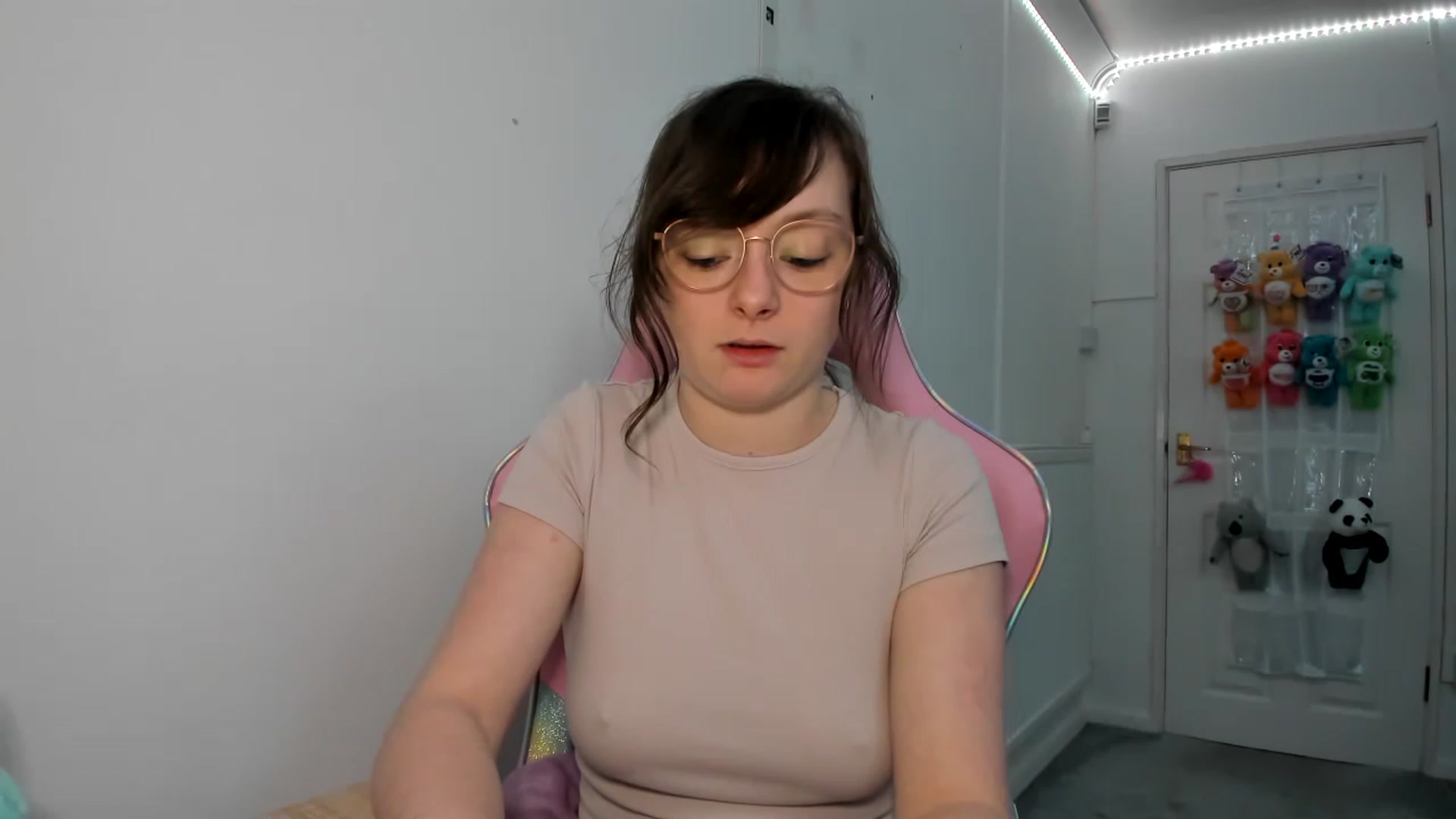 Gallery image thumbnail from JessieBear_'s myfreecams stream on, 02/10/2023, 18:20 image 15 of 20