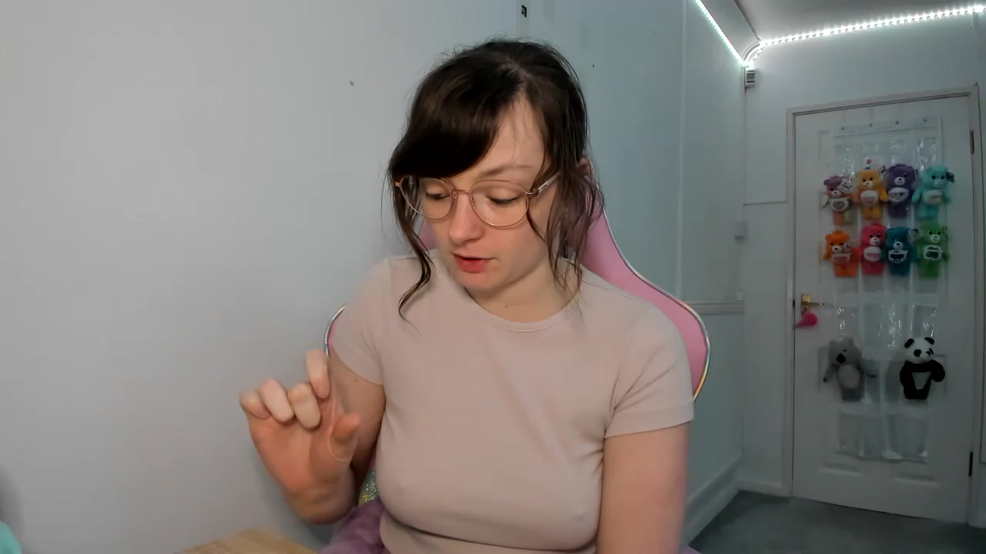 Gallery image thumbnail from JessieBear_'s myfreecams stream on, 02/10/2023, 18:20 image 6 of 20