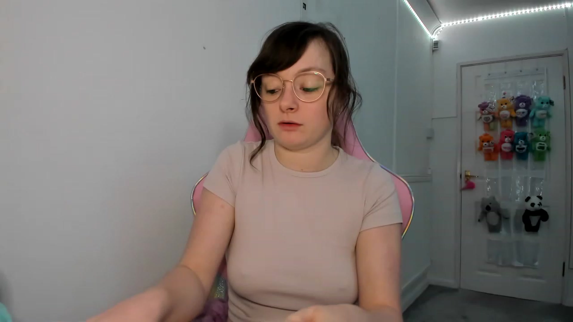 Gallery image thumbnail from JessieBear_'s myfreecams stream on, 02/10/2023, 18:20 image 9 of 20