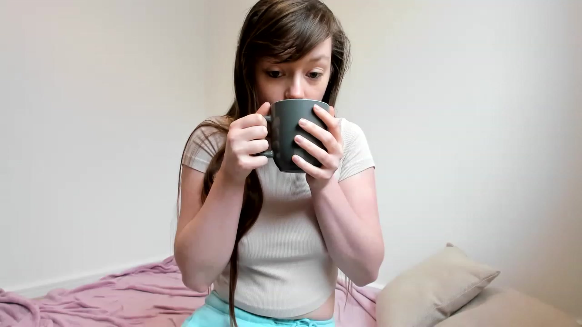 Gallery image thumbnail from JessieBear_'s myfreecams stream on, 02/22/2023, 16:13 image 17 of 20