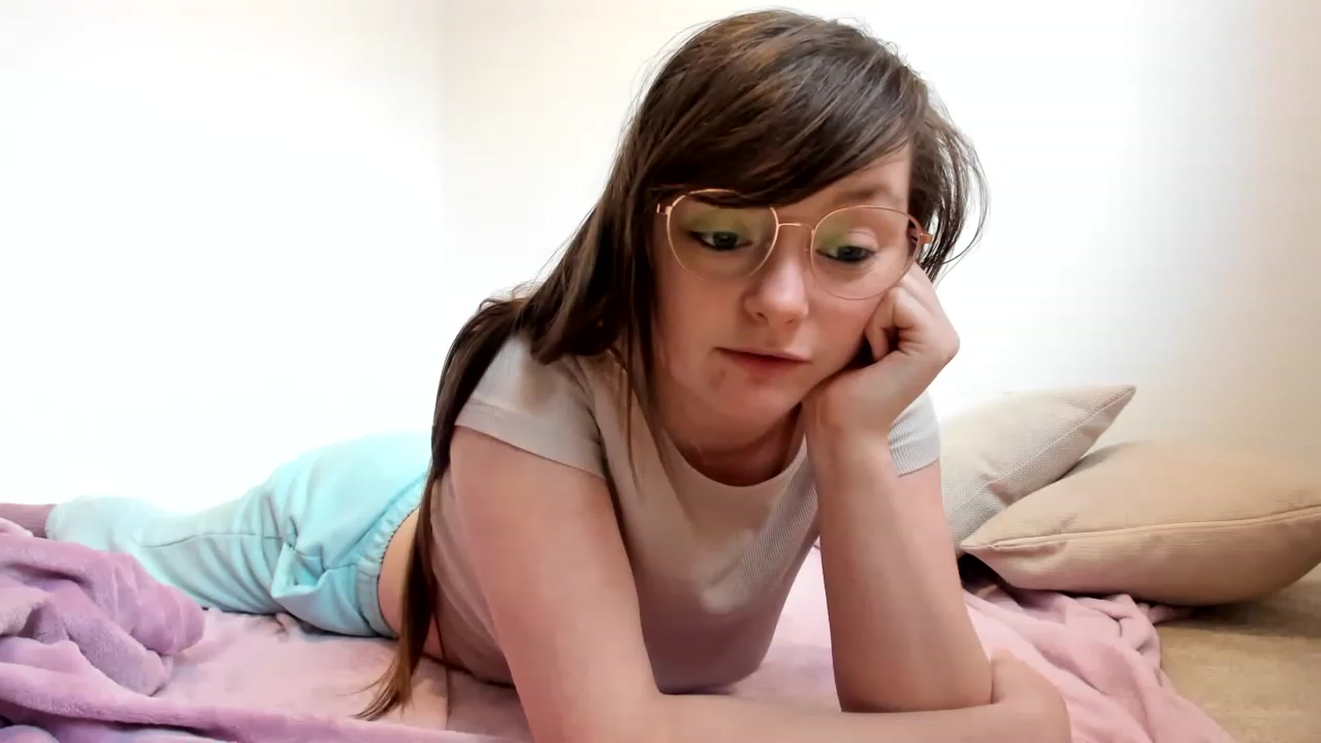 Gallery image thumbnail from JessieBear_'s myfreecams stream on, 02/22/2023, 16:13 image 13 of 20