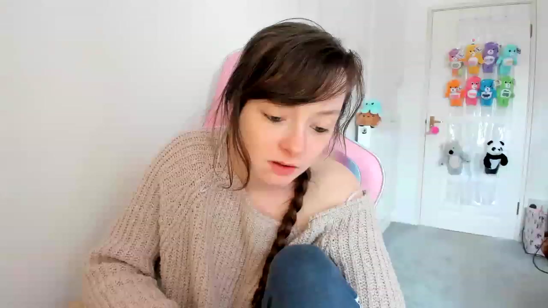 Gallery image thumbnail from JessieBear_'s myfreecams stream on, 03/02/2023, 15:45 image 14 of 20