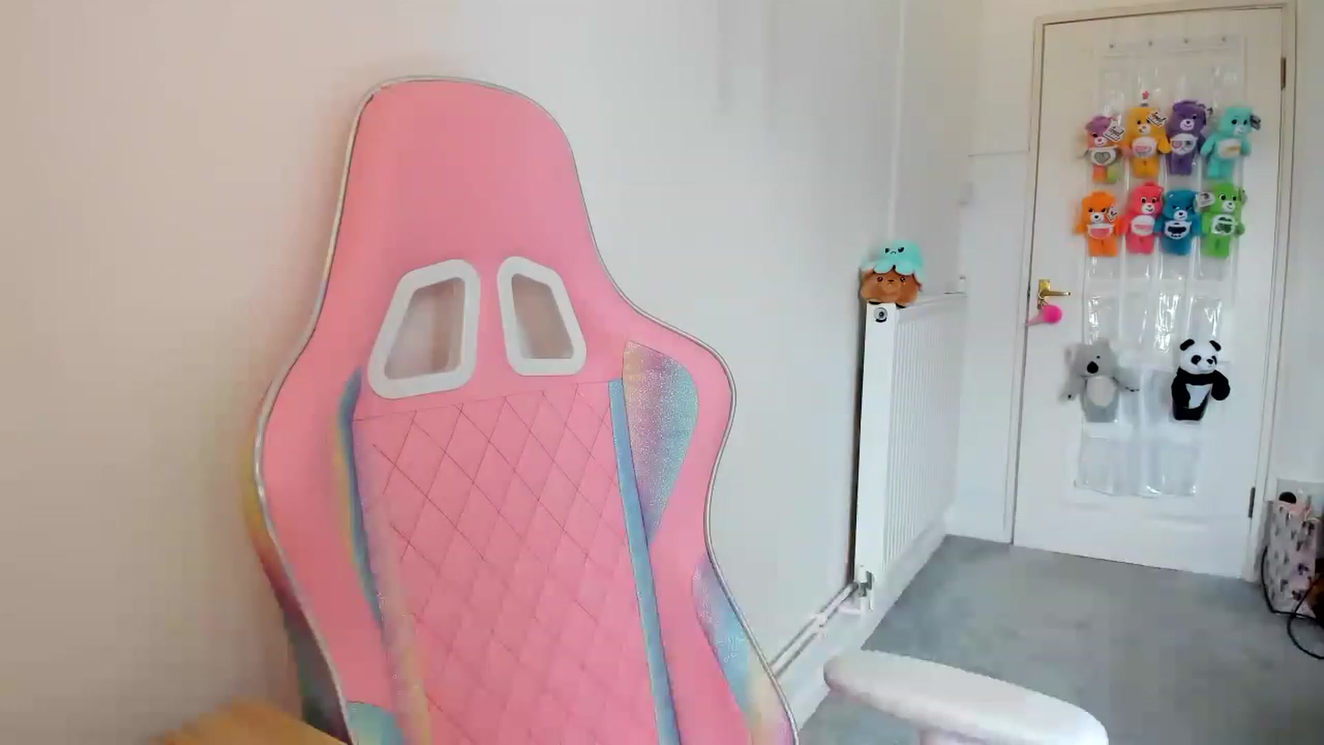 Gallery image thumbnail from JessieBear_'s myfreecams stream on, 03/02/2023, 15:45 image 16 of 20