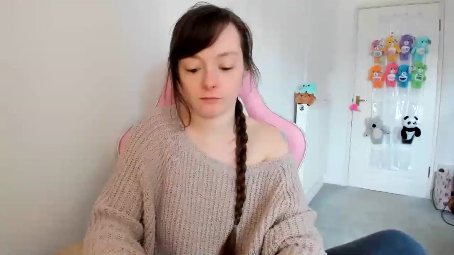 Gallery image thumbnail from JessieBear_'s myfreecams stream on, 03/02/2023, 15:45 image 7 of 20