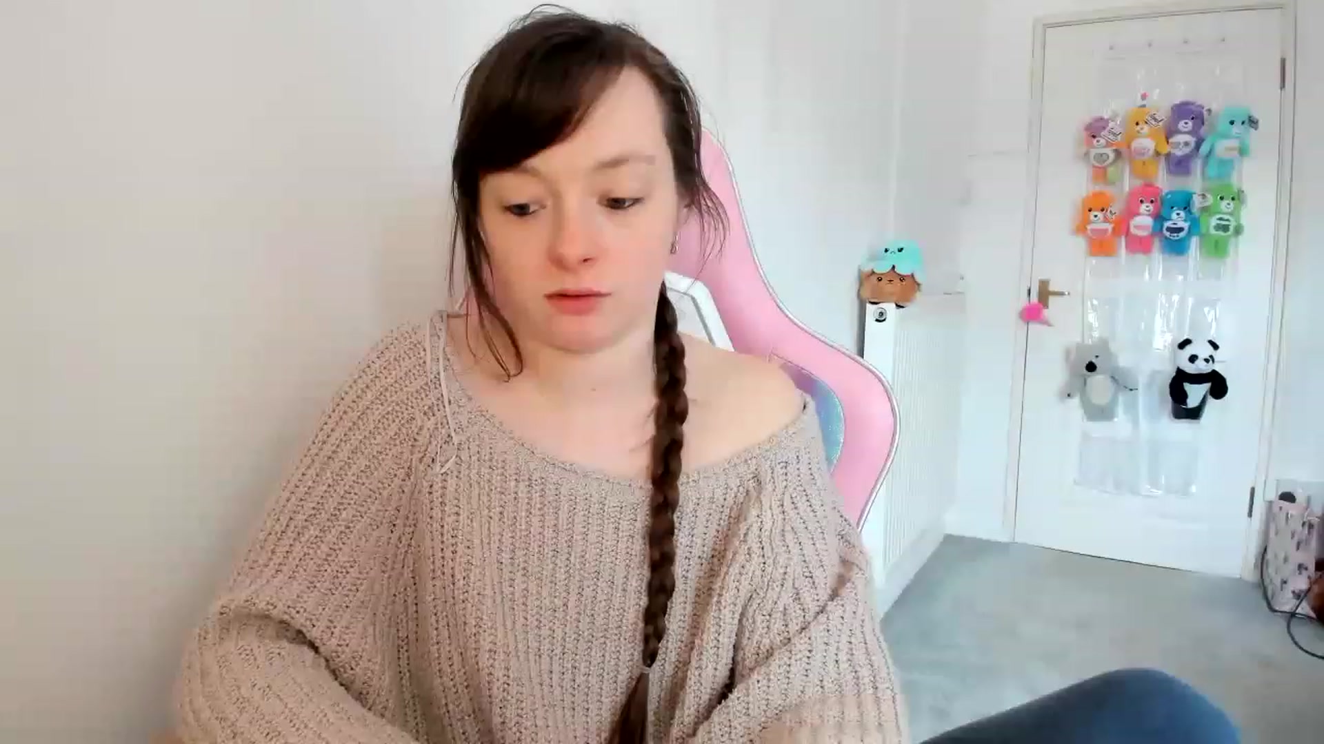 Gallery image thumbnail from JessieBear_'s myfreecams stream on, 03/02/2023, 15:45 image 5 of 20