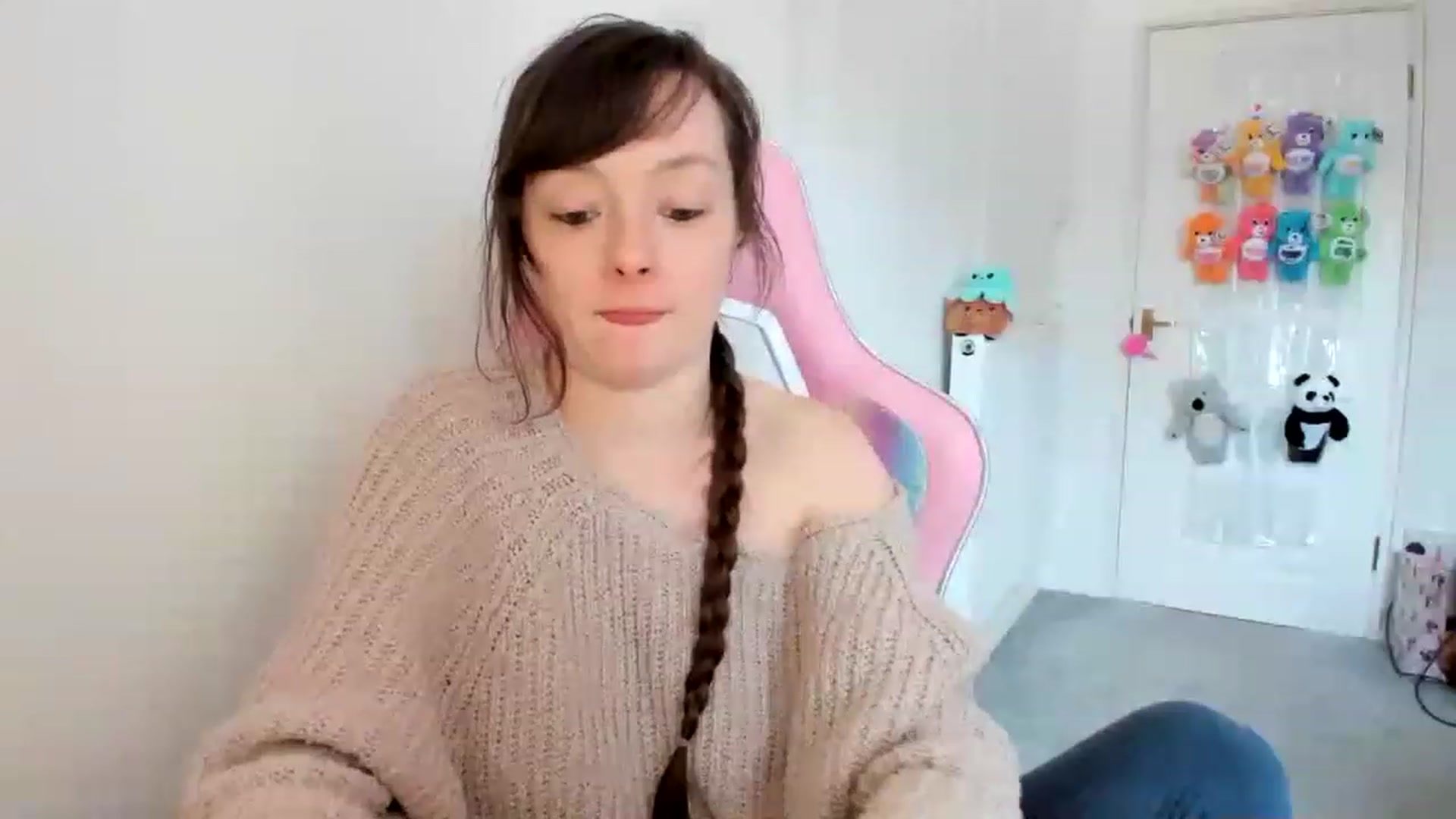 Gallery image thumbnail from JessieBear_'s myfreecams stream on, 03/02/2023, 15:45 image 20 of 20