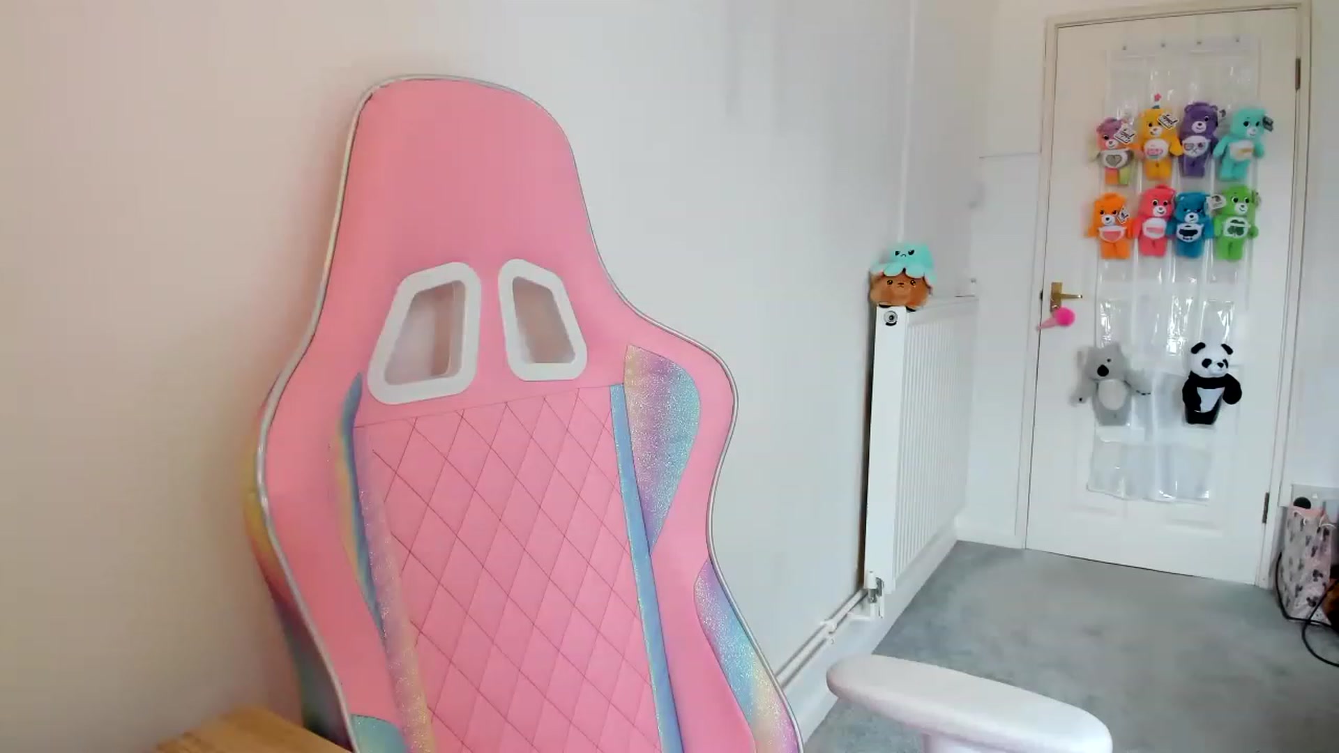 Gallery image thumbnail from JessieBear_'s myfreecams stream on, 03/02/2023, 15:45 image 13 of 20