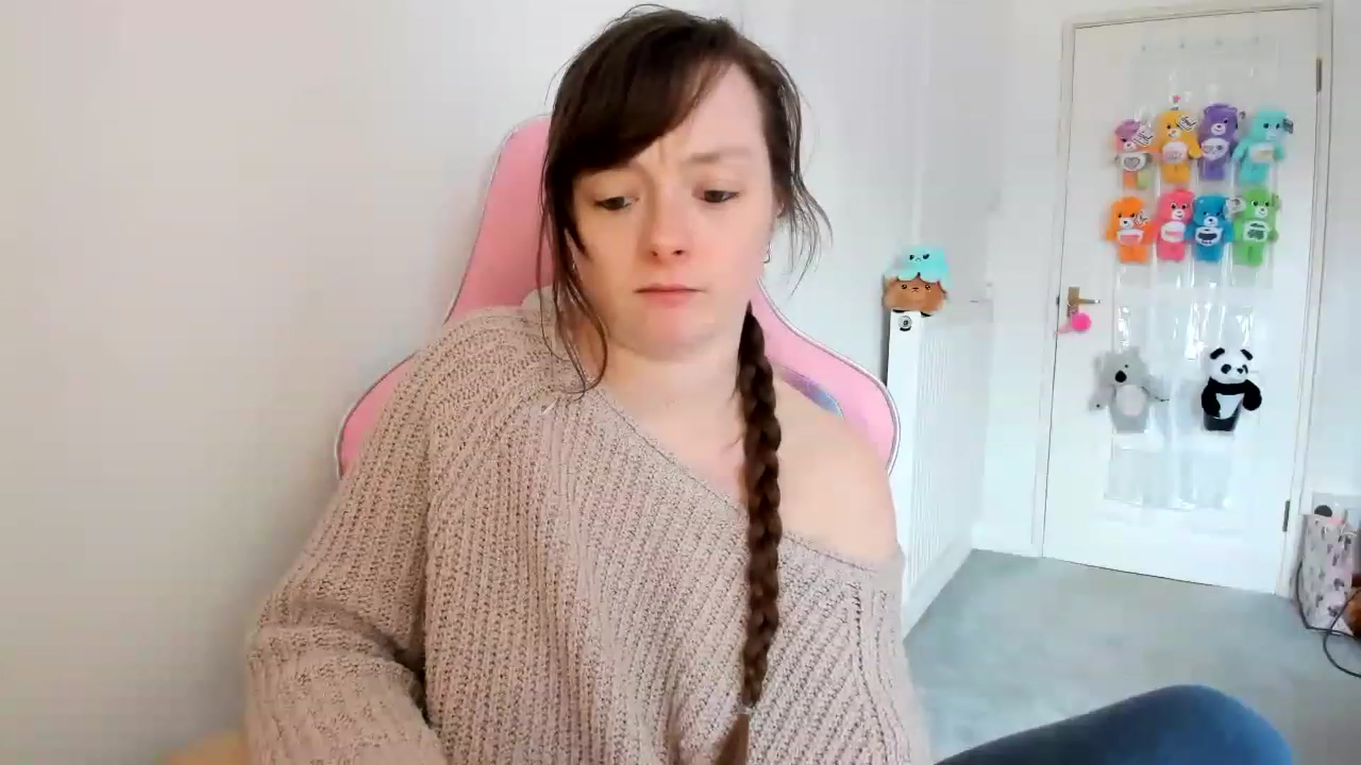 Gallery image thumbnail from JessieBear_'s myfreecams stream on, 03/02/2023, 15:45 image 12 of 20
