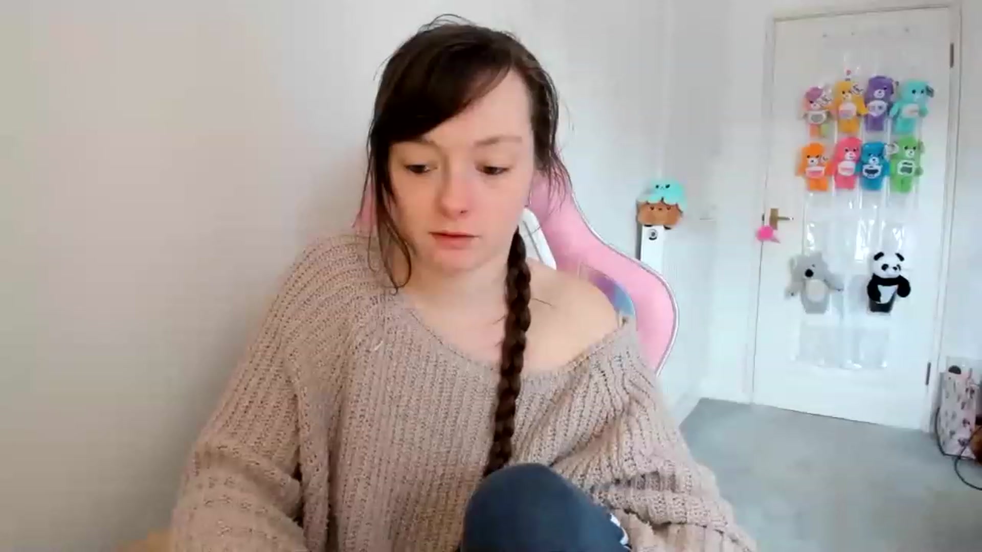Gallery image thumbnail from JessieBear_'s myfreecams stream on, 03/02/2023, 15:45 image 8 of 20