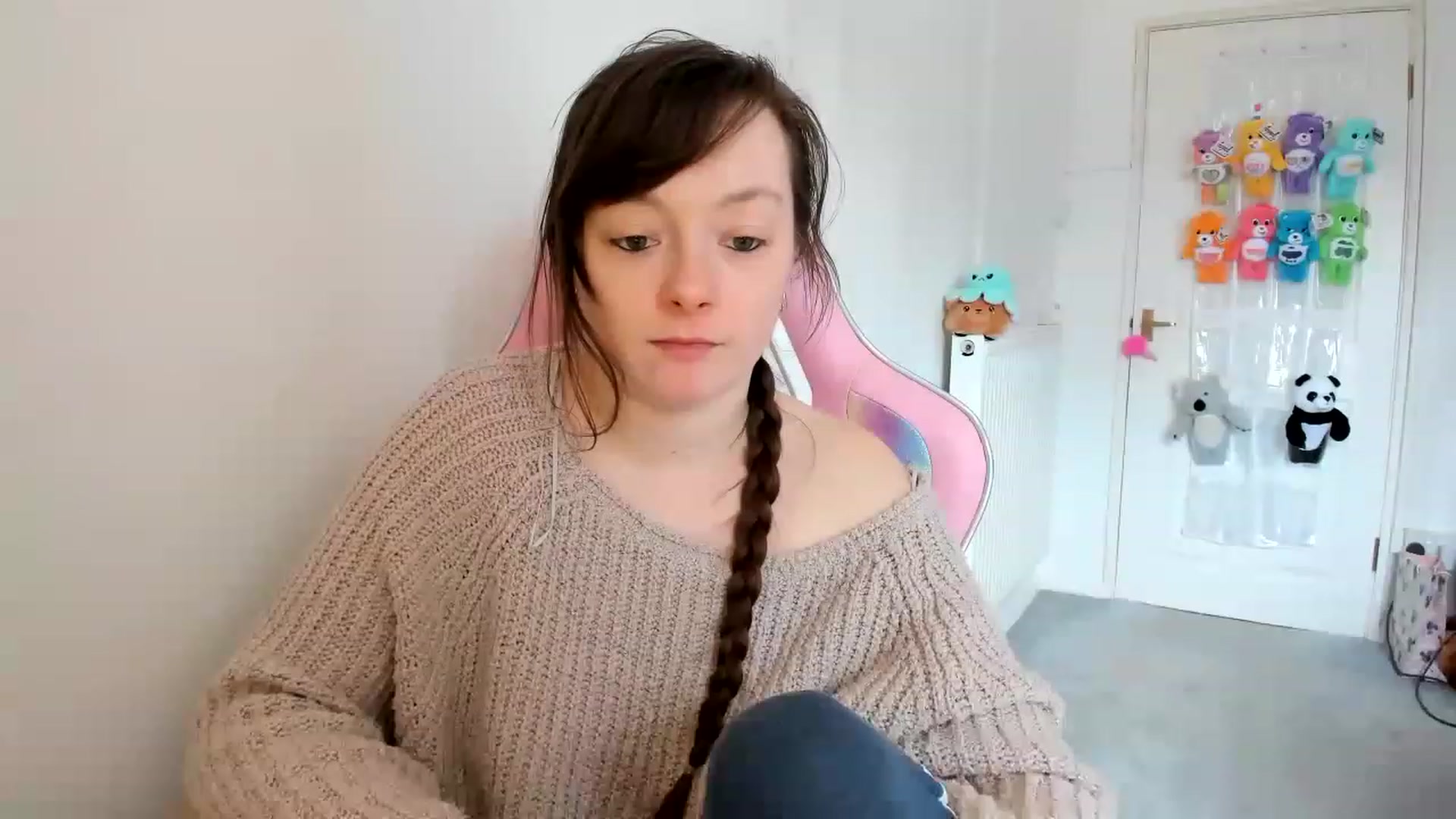 Gallery image thumbnail from JessieBear_'s myfreecams stream on, 03/02/2023, 15:45 image 10 of 20