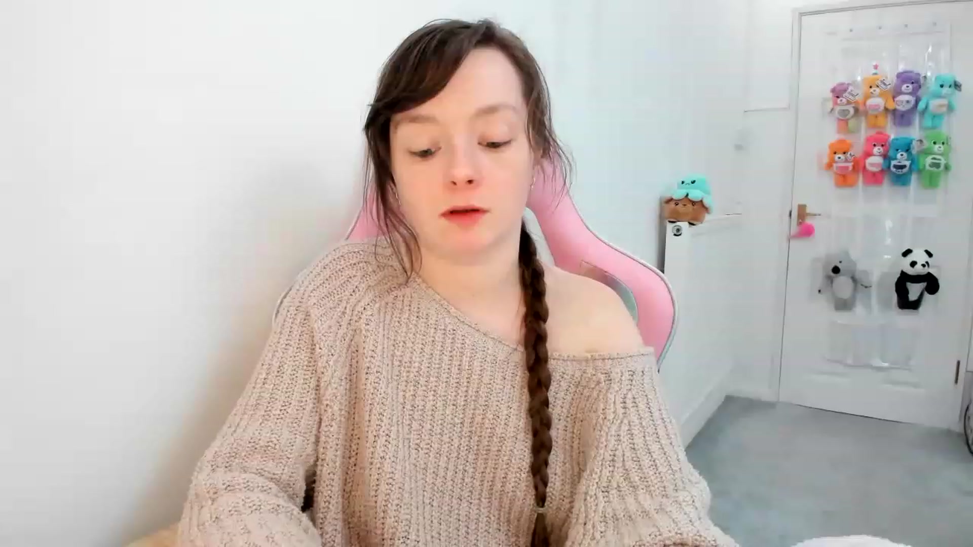 Gallery image thumbnail from JessieBear_'s myfreecams stream on, 03/02/2023, 20:18 image 12 of 20