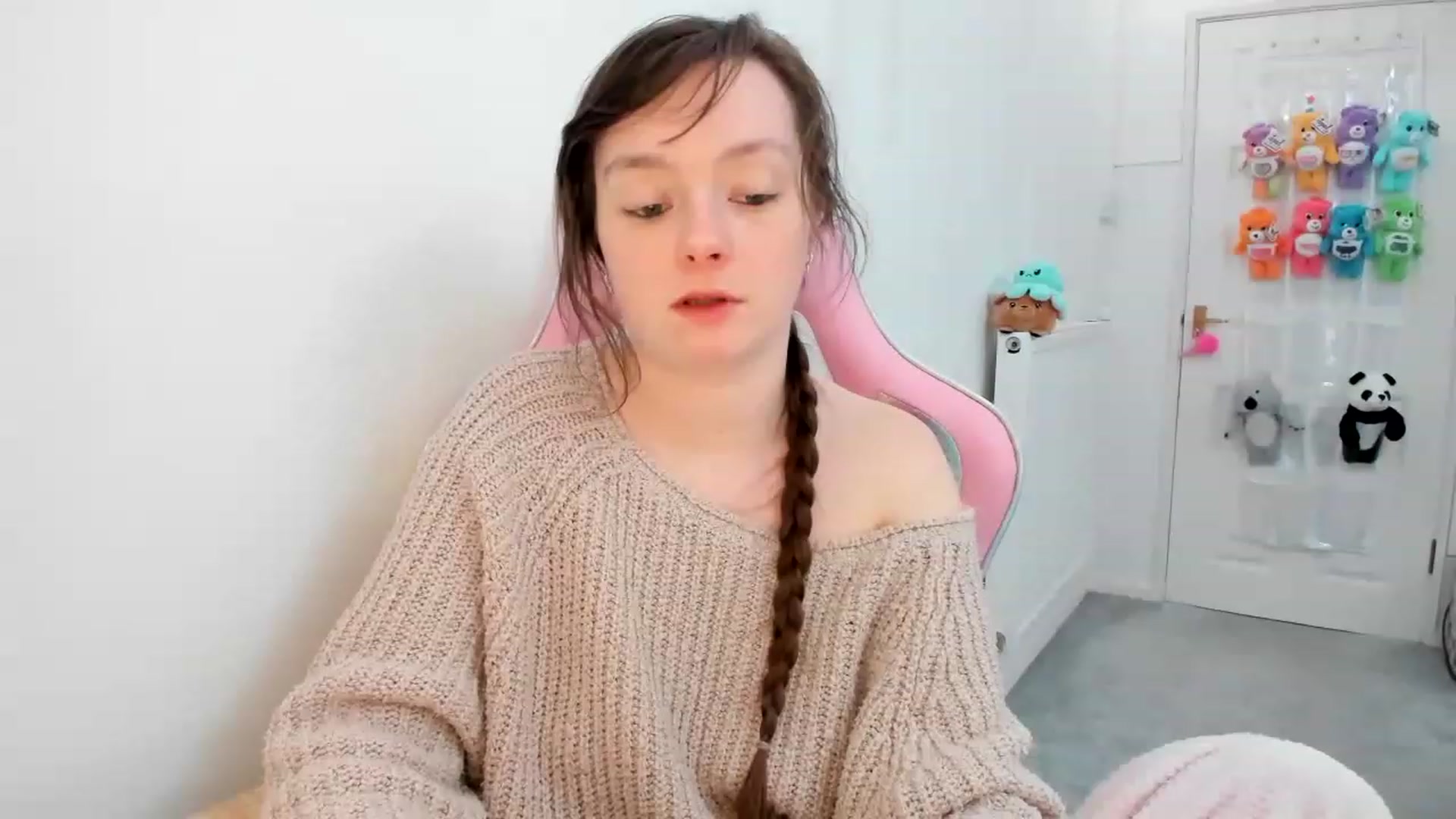 Gallery image thumbnail from JessieBear_'s myfreecams stream on, 03/02/2023, 20:18 image 4 of 20