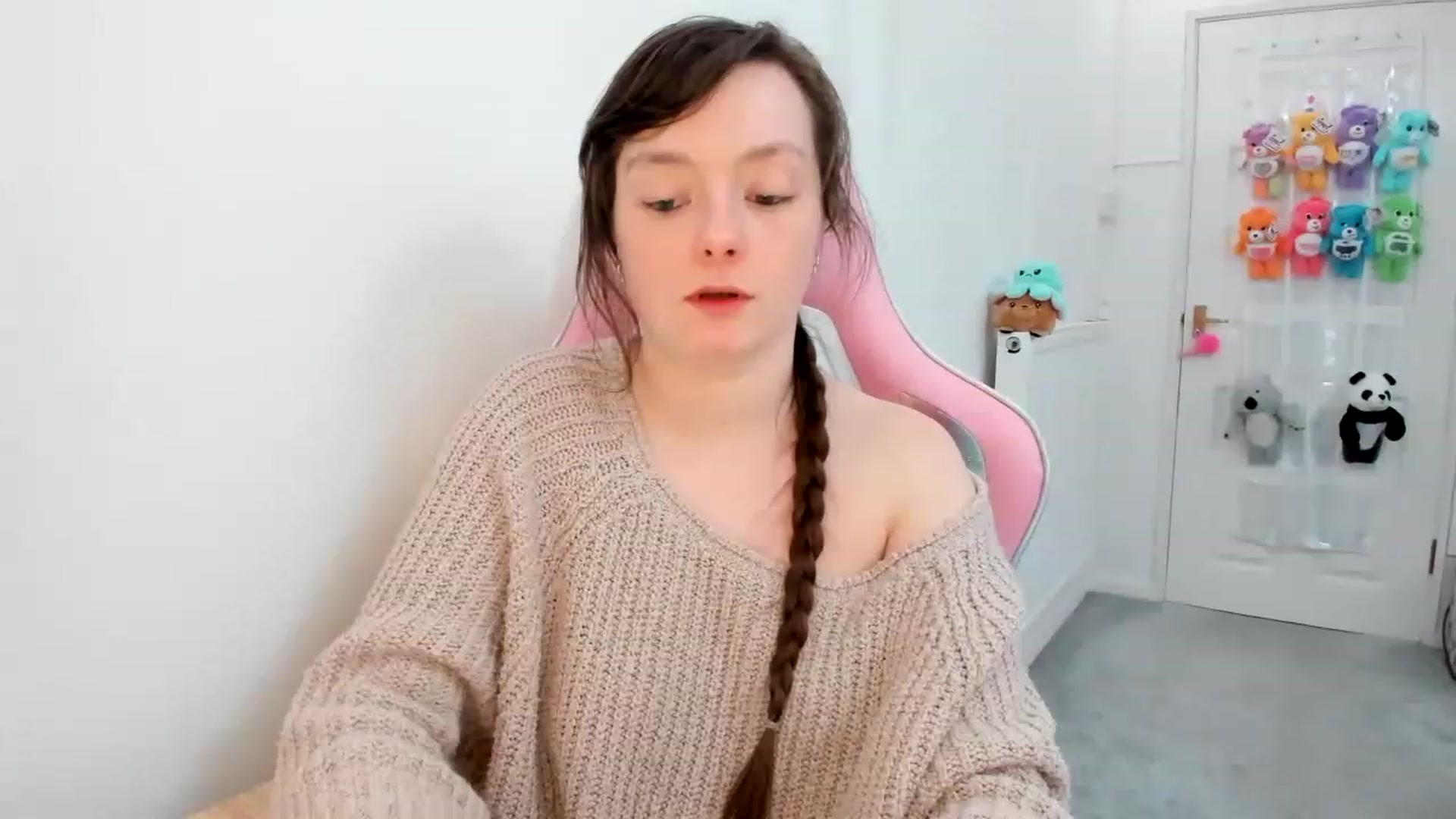 Gallery image thumbnail from JessieBear_'s myfreecams stream on, 03/02/2023, 20:18 image 19 of 20