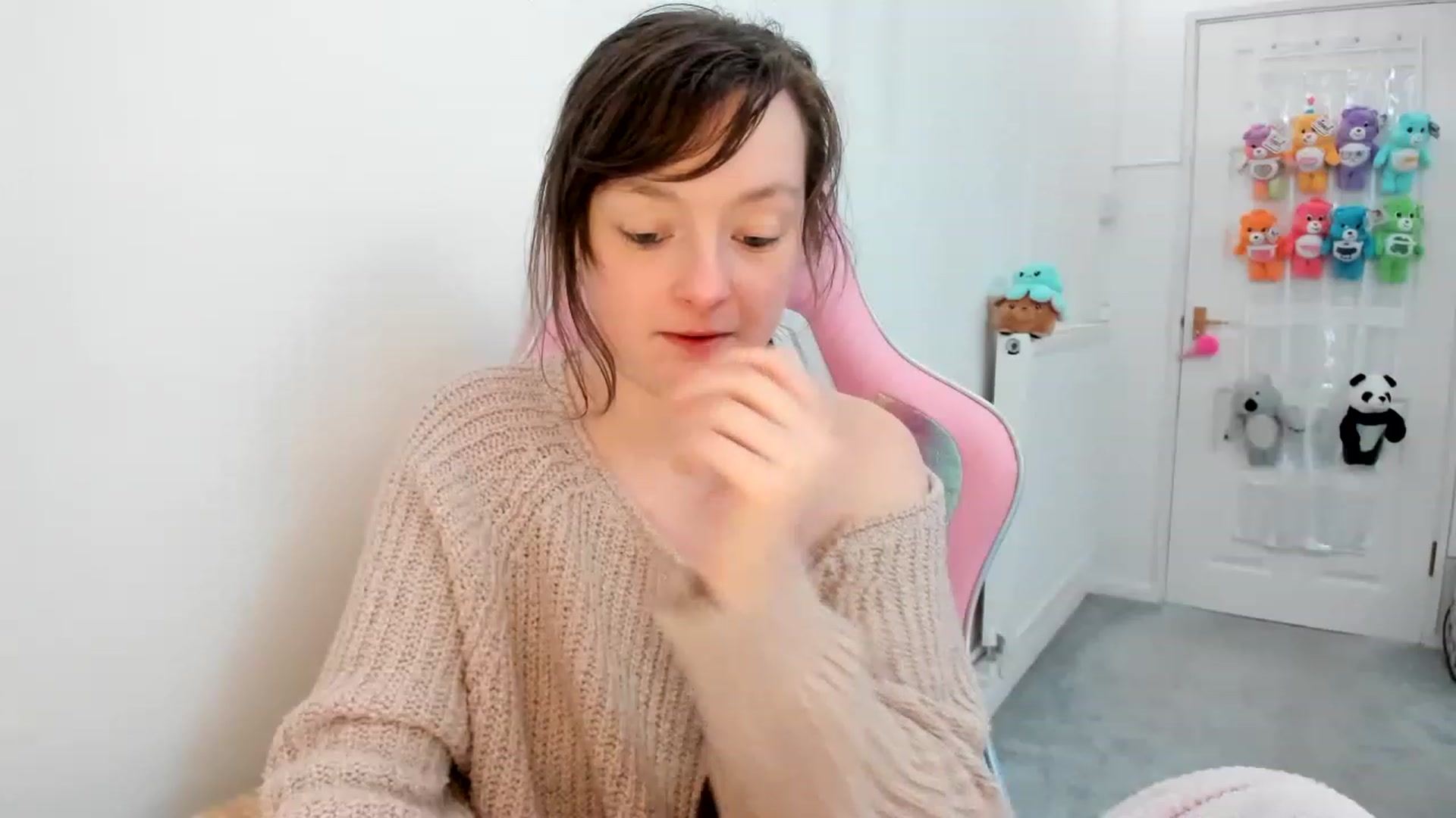 Gallery image thumbnail from JessieBear_'s myfreecams stream on, 03/02/2023, 20:18 image 2 of 20
