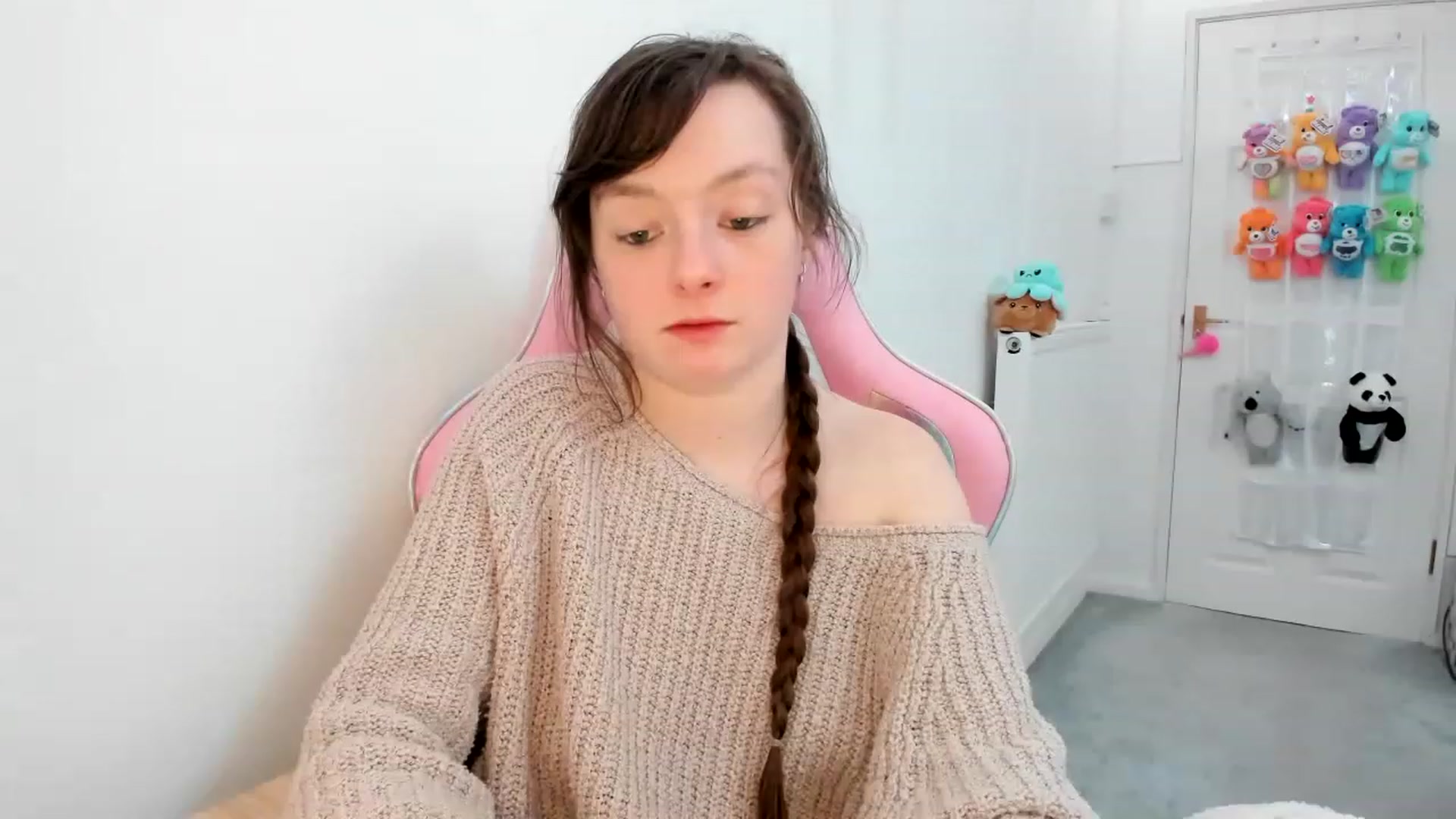 Gallery image thumbnail from JessieBear_'s myfreecams stream on, 03/02/2023, 20:18 image 13 of 20