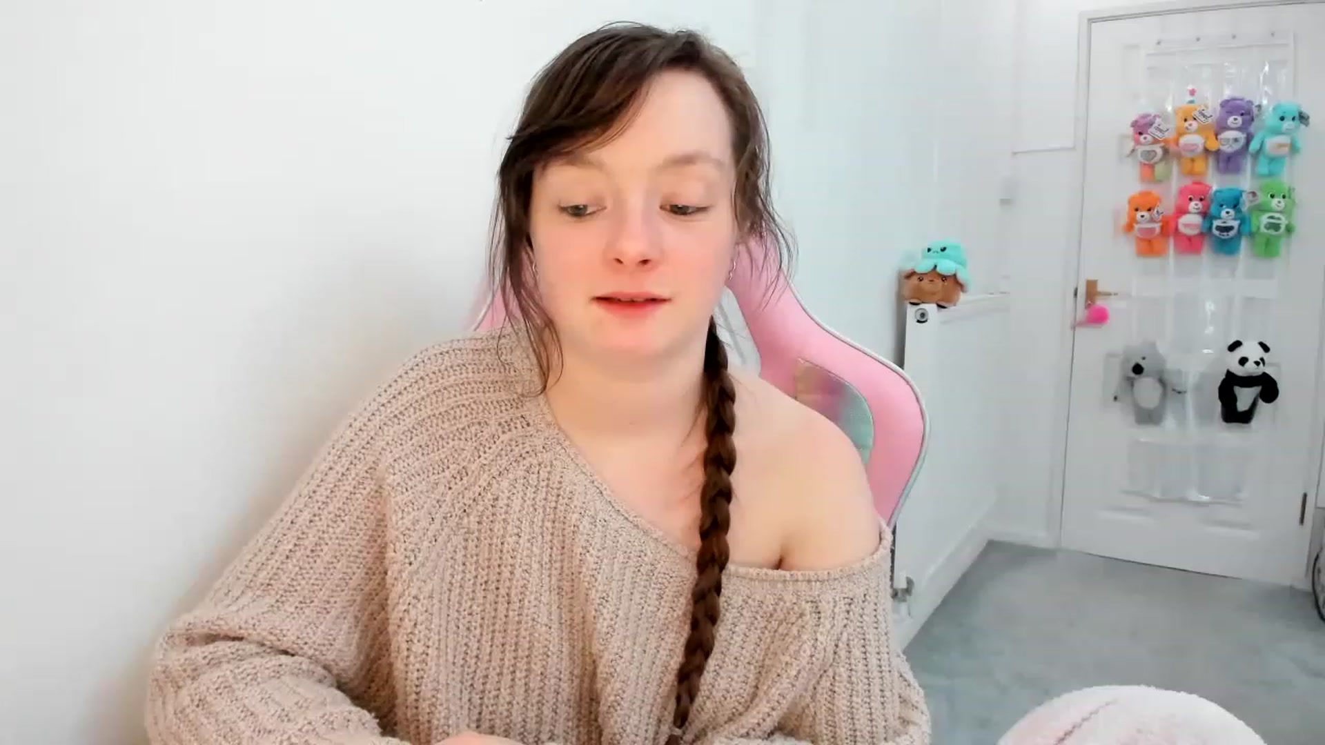 Gallery image thumbnail from JessieBear_'s myfreecams stream on, 03/02/2023, 20:18 image 8 of 20