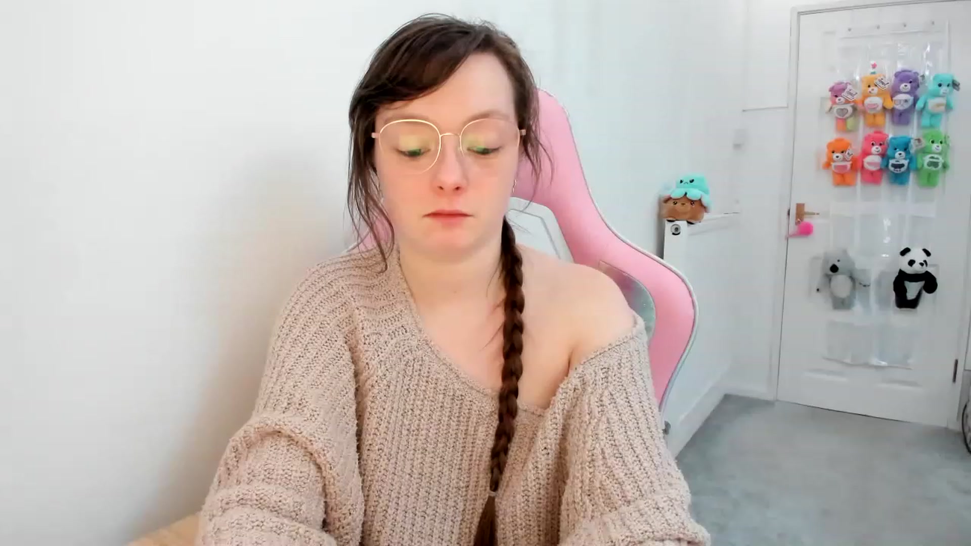 Gallery image thumbnail from JessieBear_'s myfreecams stream on, 03/02/2023, 20:18 image 20 of 20