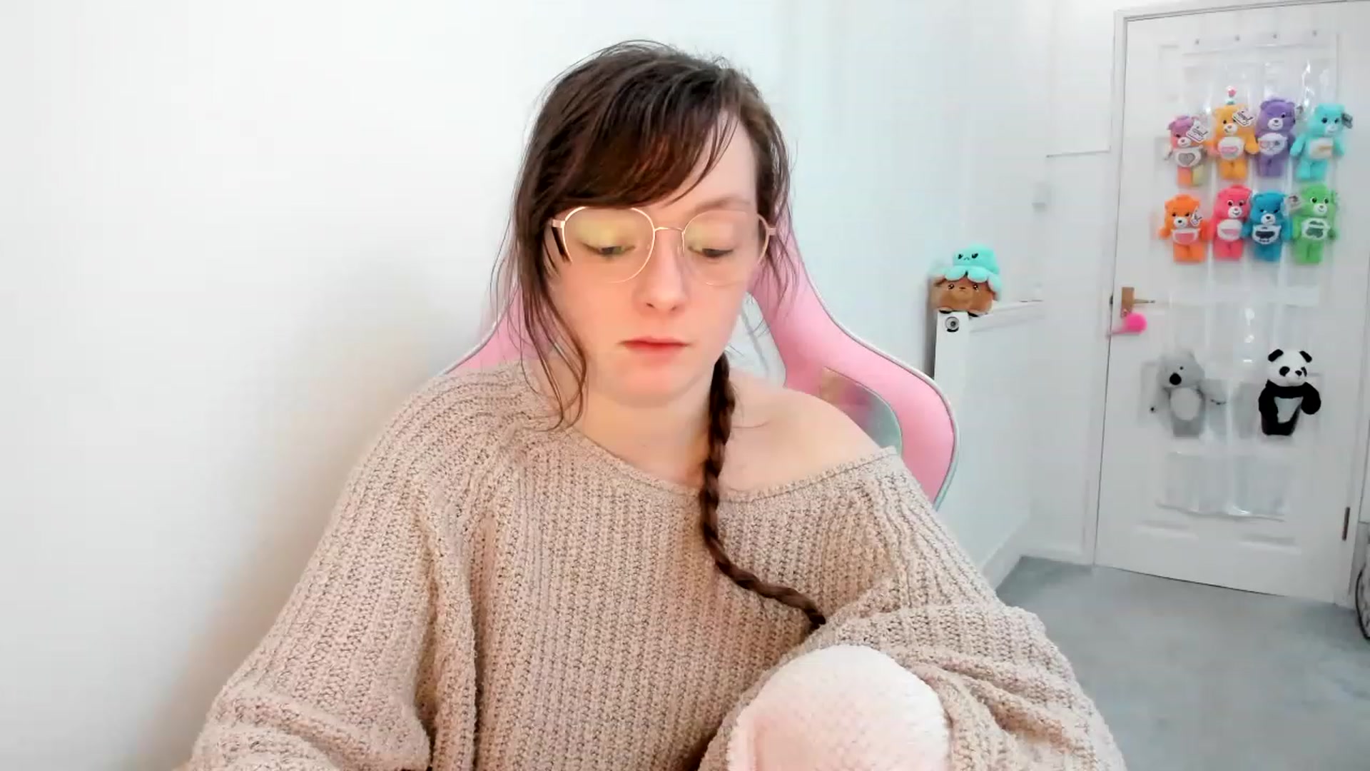 Gallery image thumbnail from JessieBear_'s myfreecams stream on, 03/02/2023, 21:51 image 10 of 20