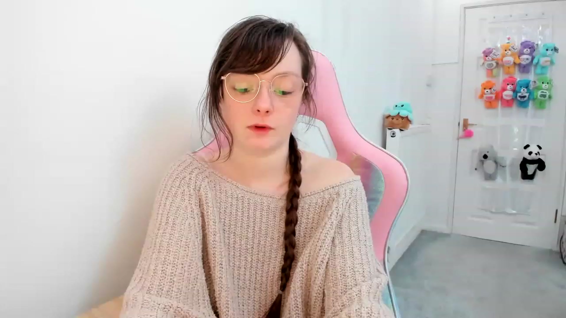 Gallery image thumbnail from JessieBear_'s myfreecams stream on, 03/02/2023, 21:51 image 13 of 20