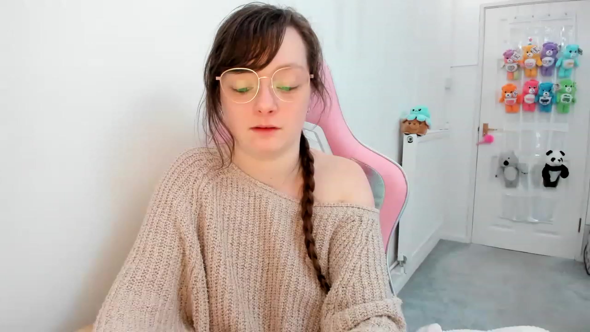 Gallery image thumbnail from JessieBear_'s myfreecams stream on, 03/02/2023, 21:51 image 4 of 20