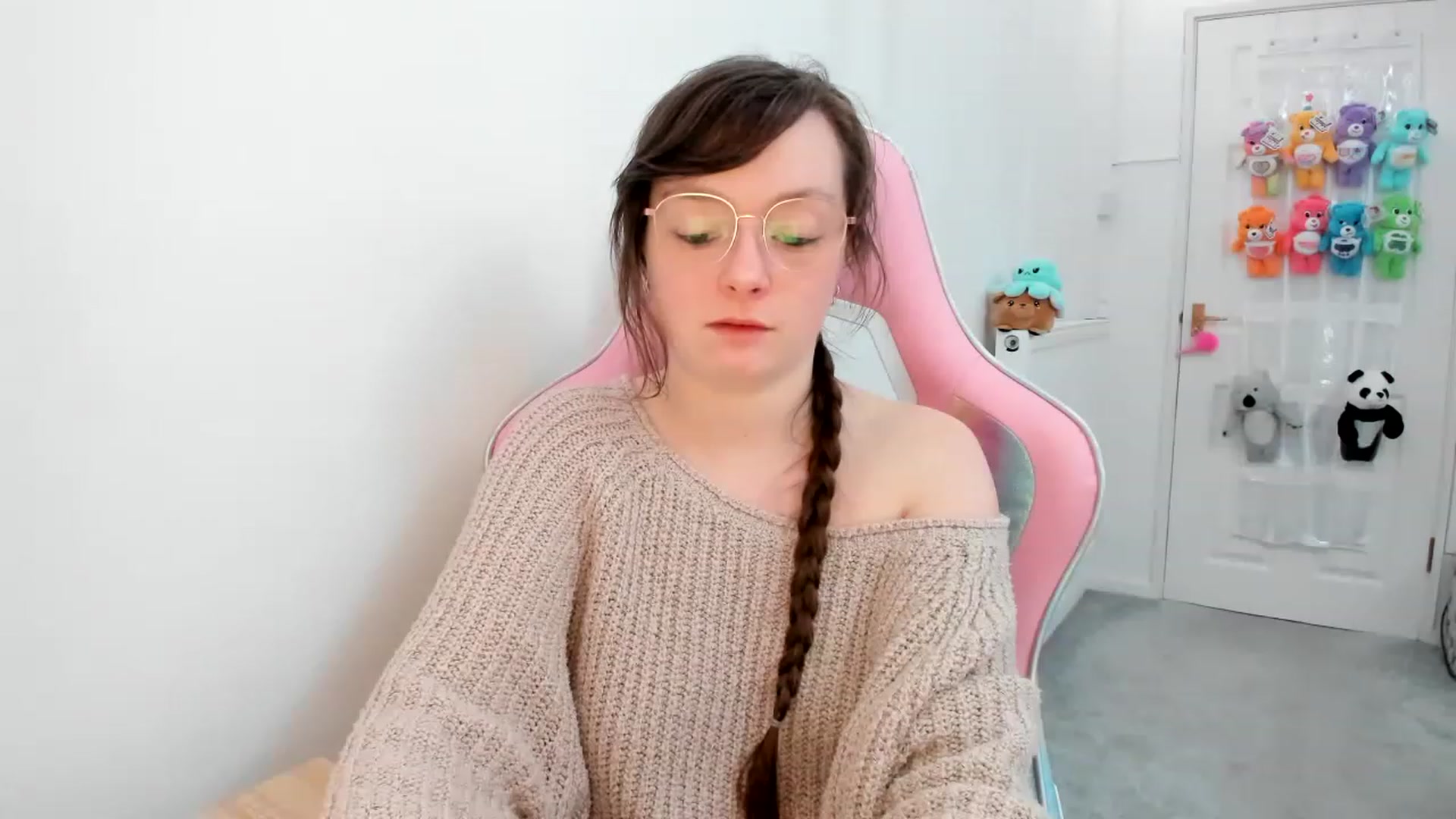 Gallery image thumbnail from JessieBear_'s myfreecams stream on, 03/02/2023, 21:51 image 17 of 20
