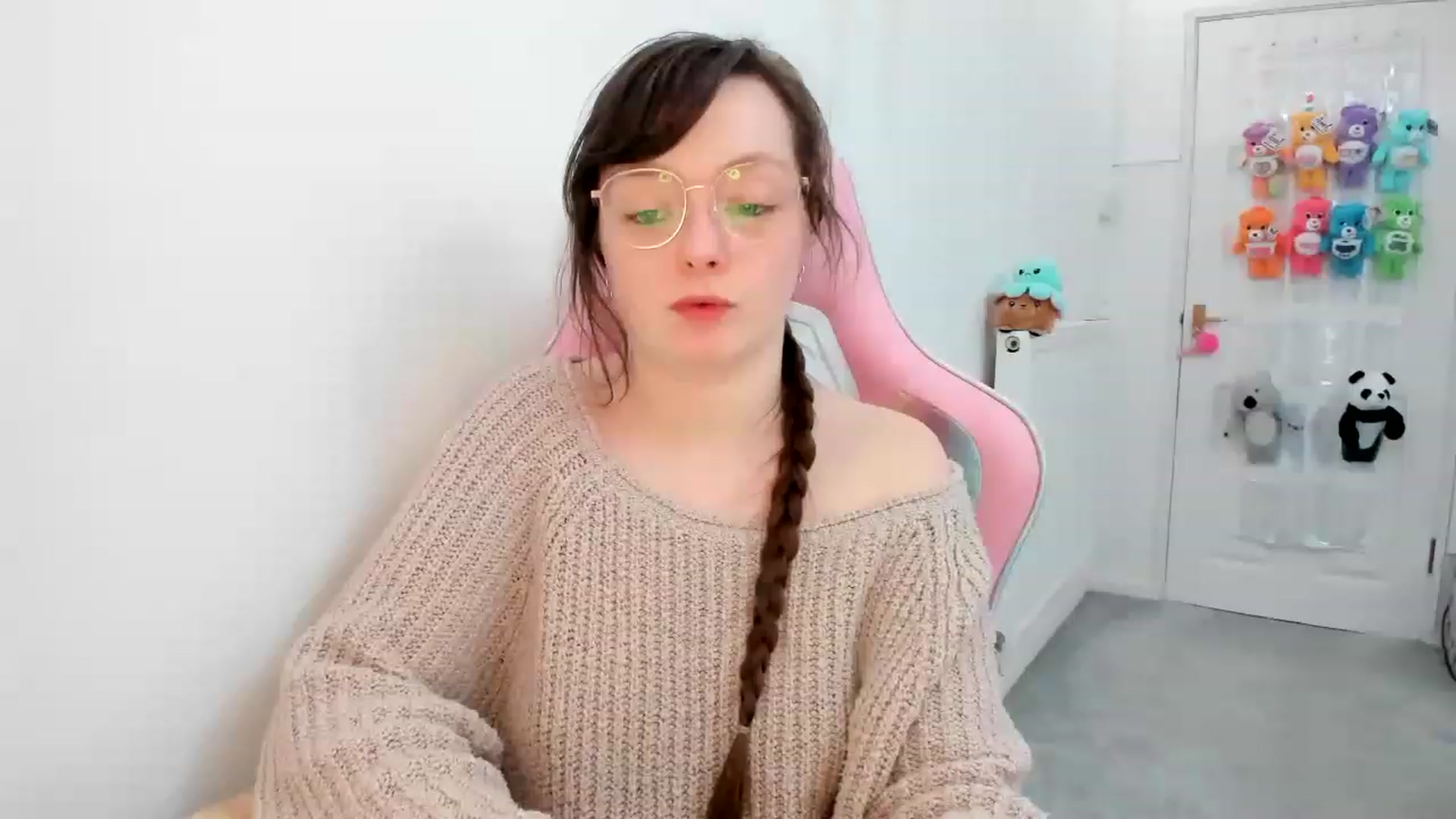 Gallery image thumbnail from JessieBear_'s myfreecams stream on, 03/02/2023, 21:51 image 2 of 20