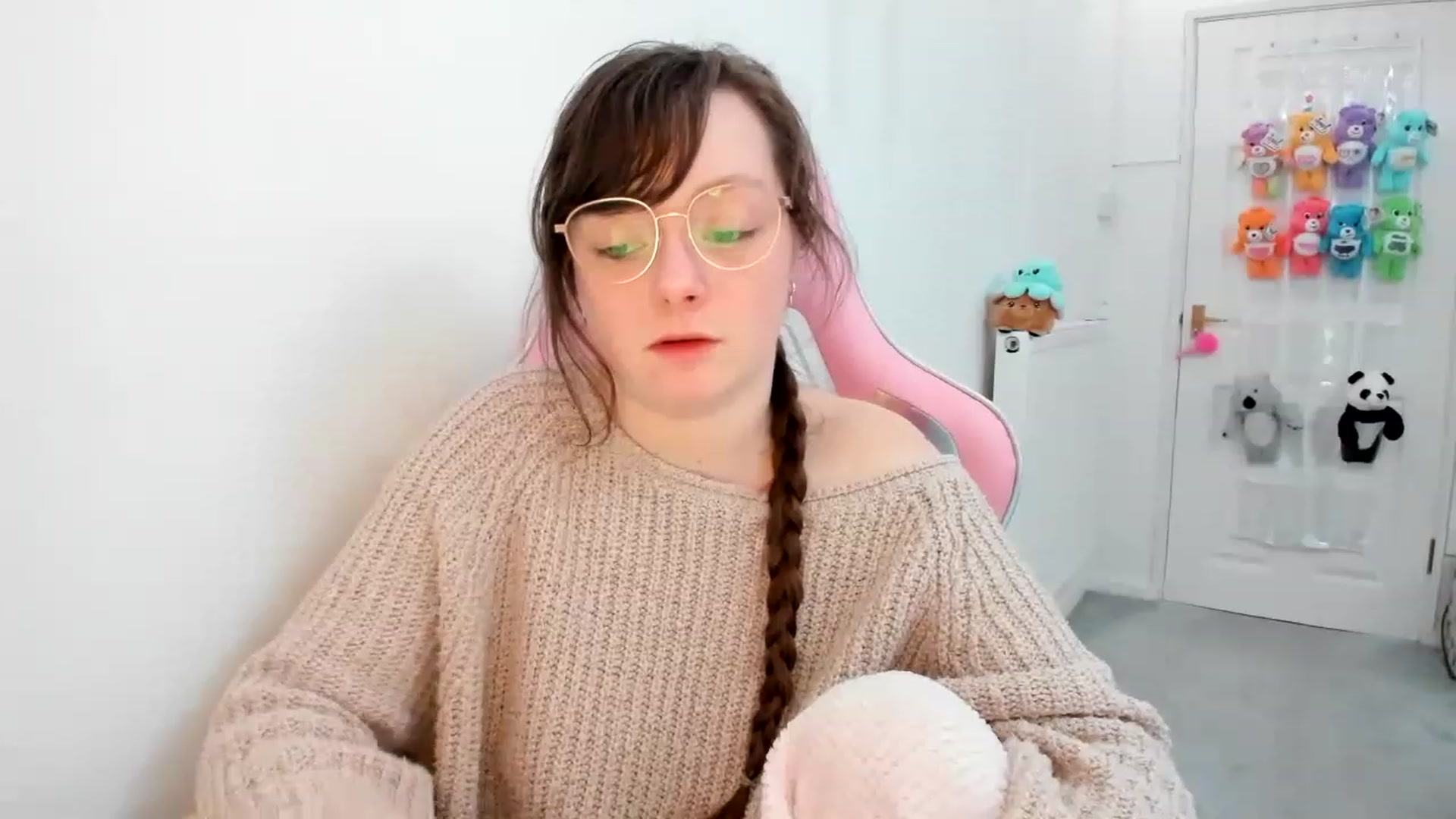 Gallery image thumbnail from JessieBear_'s myfreecams stream on, 03/02/2023, 21:51 image 8 of 20