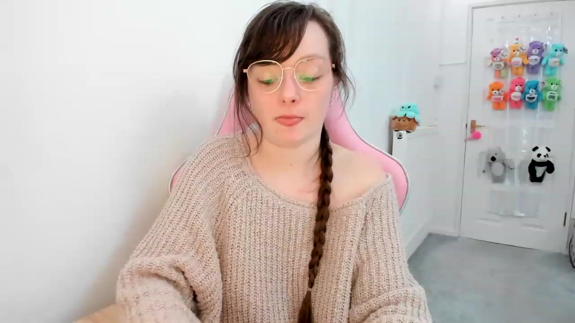 Gallery image thumbnail from JessieBear_'s myfreecams stream on, 03/02/2023, 21:51 image 3 of 20
