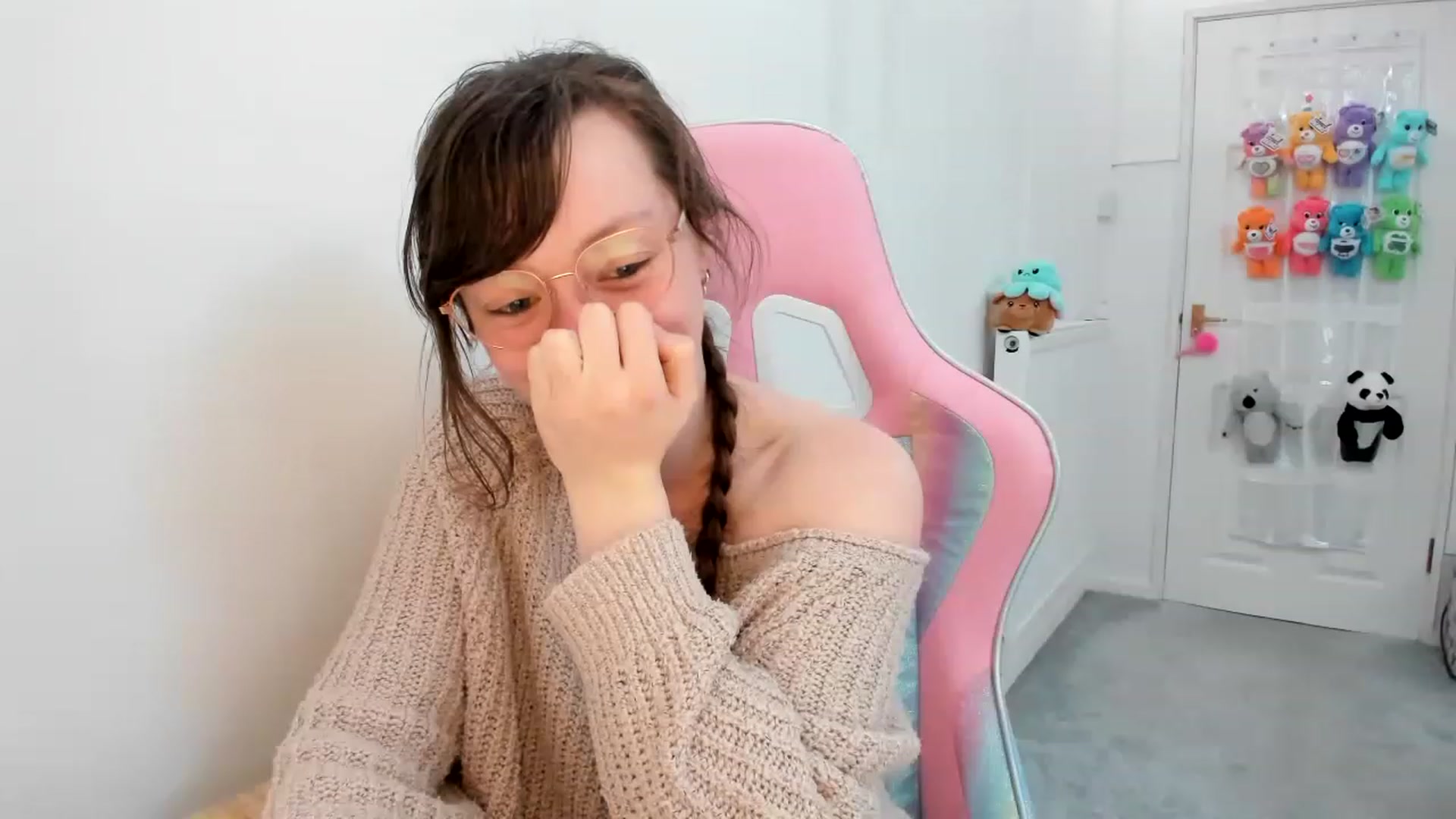Gallery image thumbnail from JessieBear_'s myfreecams stream on, 03/02/2023, 21:51 image 12 of 20