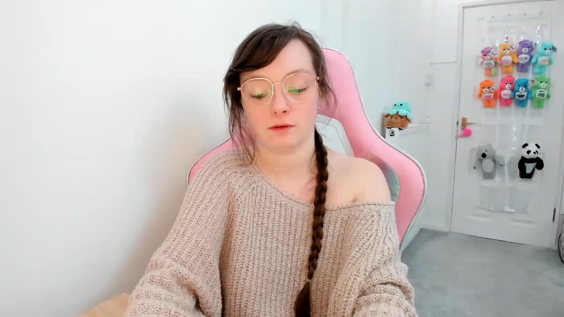 Gallery image thumbnail from JessieBear_'s myfreecams stream on, 03/02/2023, 21:51 image 16 of 20