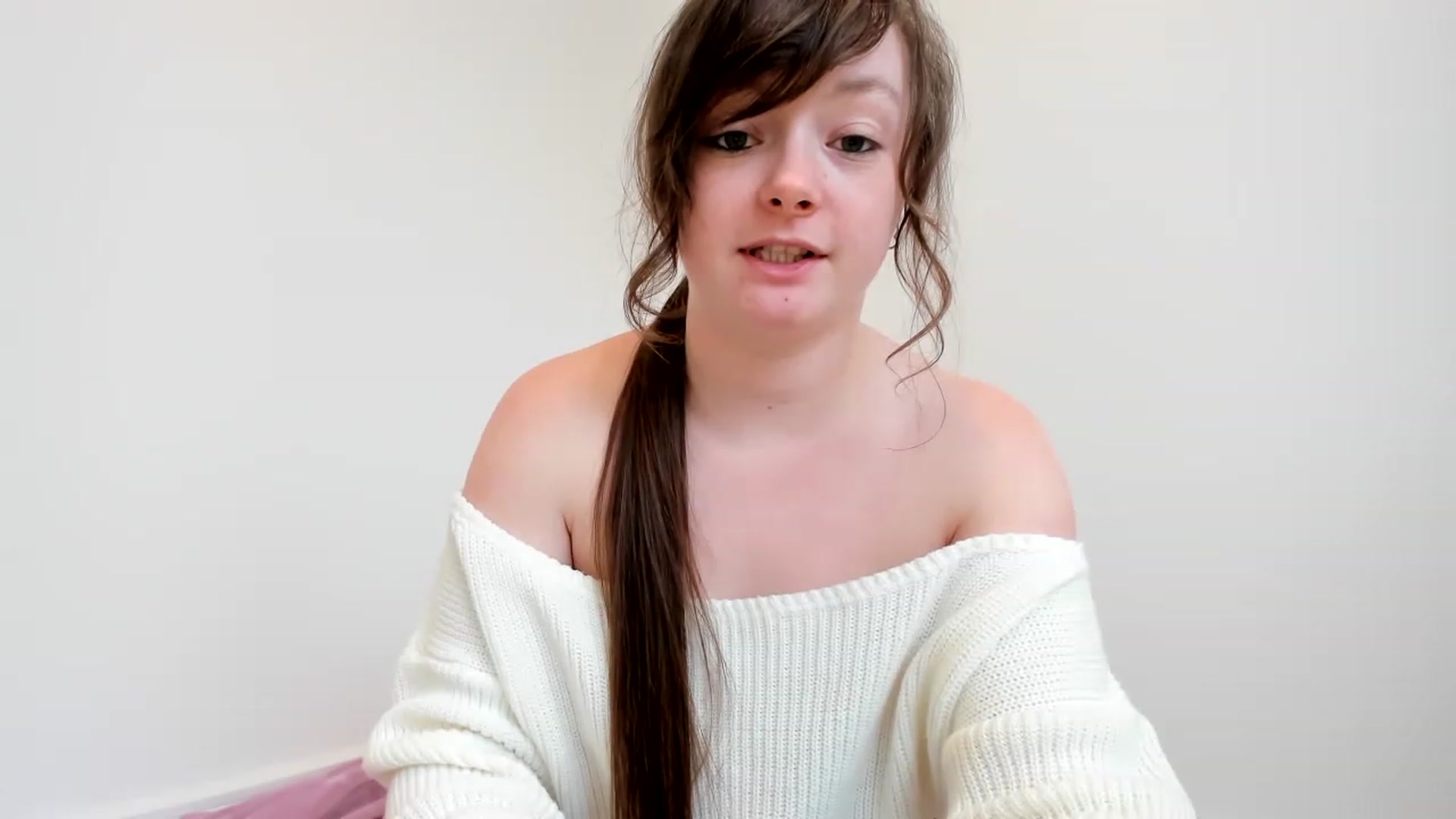 Gallery image thumbnail from JessieBear_'s myfreecams stream on, 03/08/2023, 17:38 image 13 of 20