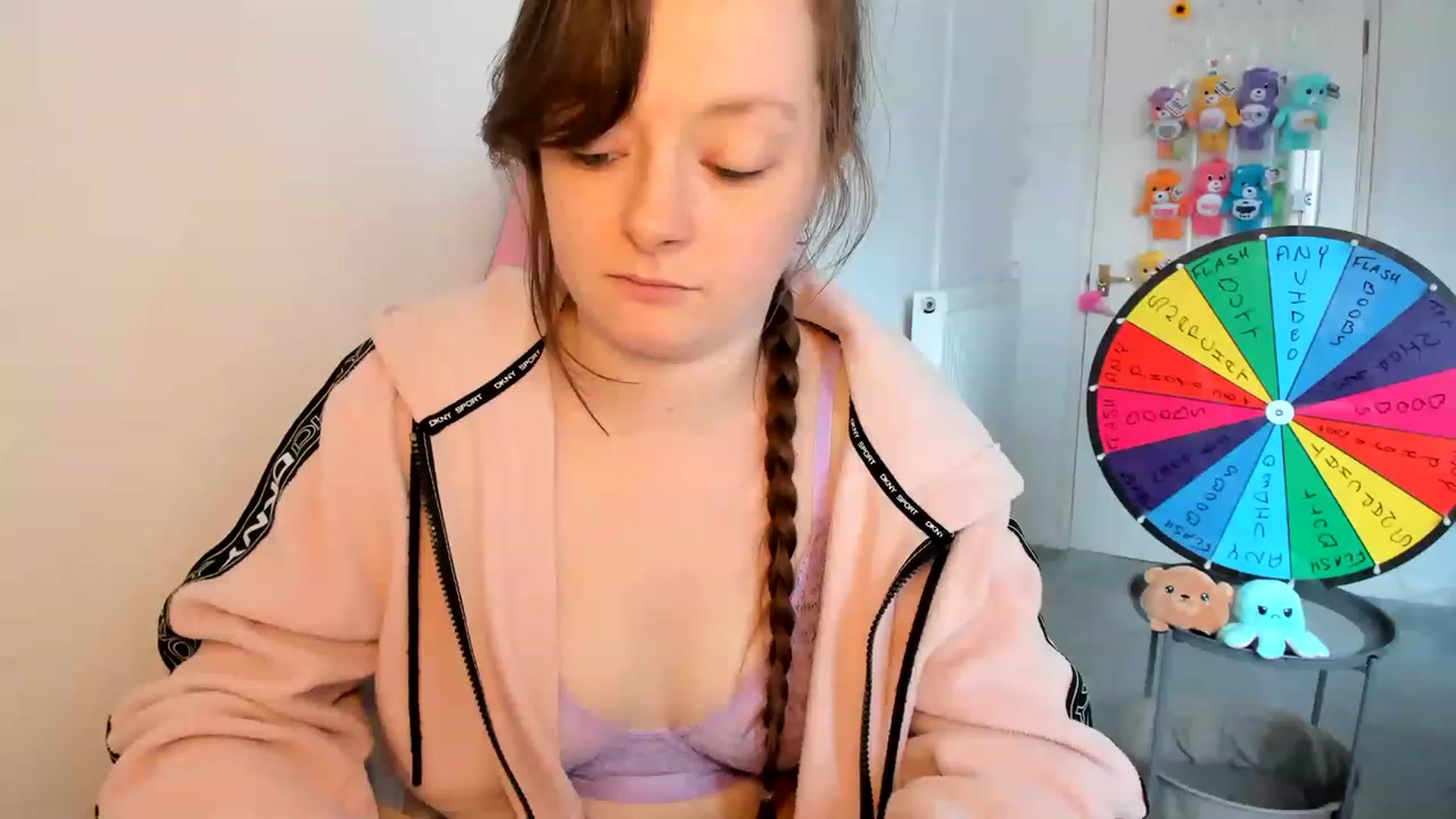 Gallery image thumbnail from JessieBear_'s myfreecams stream on, 03/14/2023, 15:18 image 14 of 20