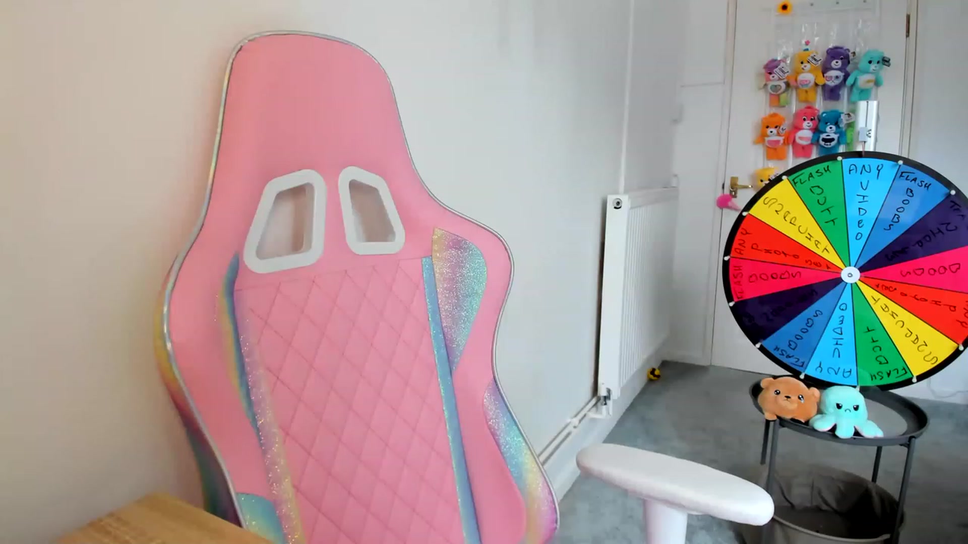 Gallery image thumbnail from JessieBear_'s myfreecams stream on, 03/14/2023, 16:46 image 7 of 20