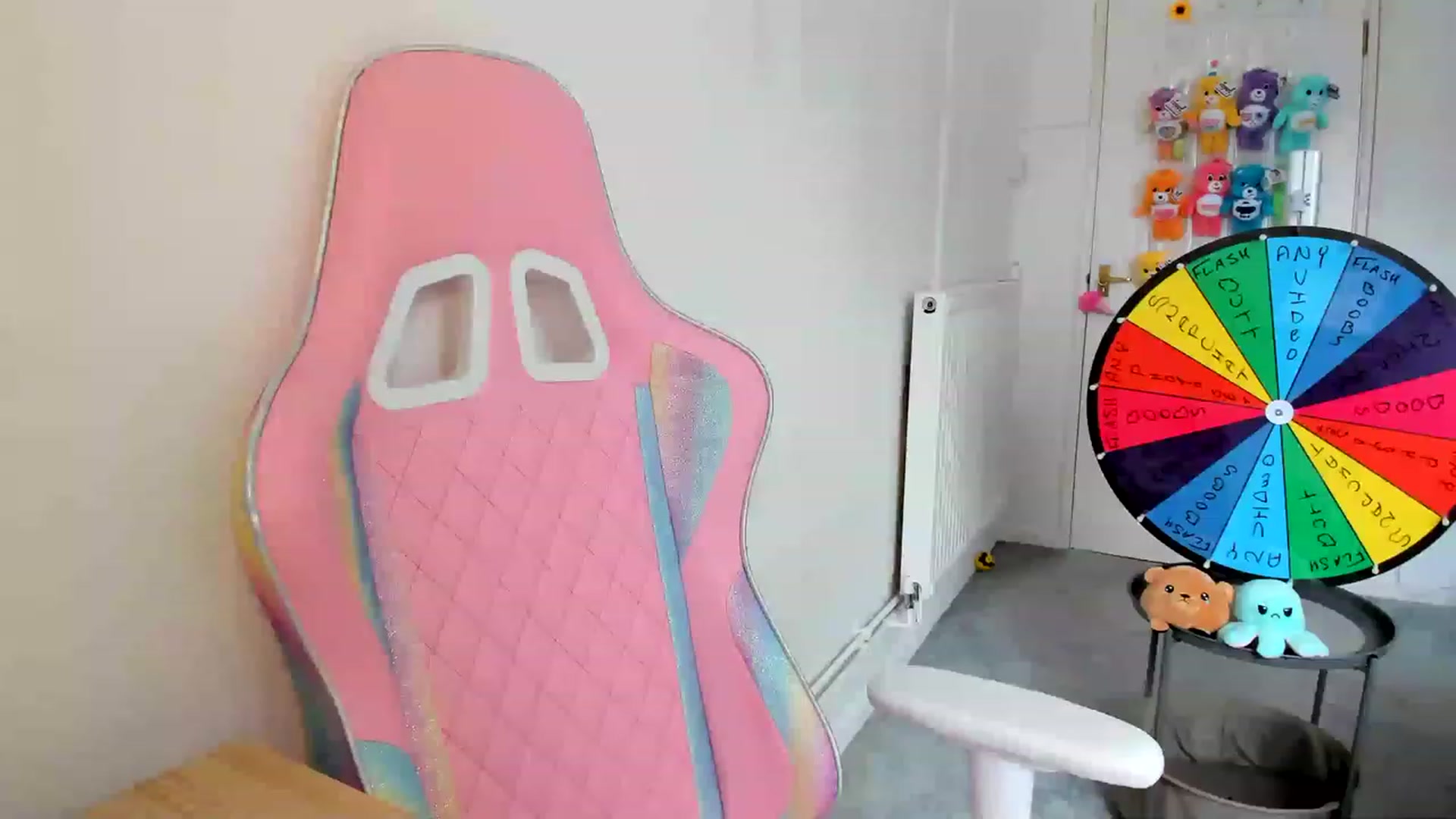 Gallery image thumbnail from JessieBear_'s myfreecams stream on, 03/14/2023, 16:46 image 8 of 20