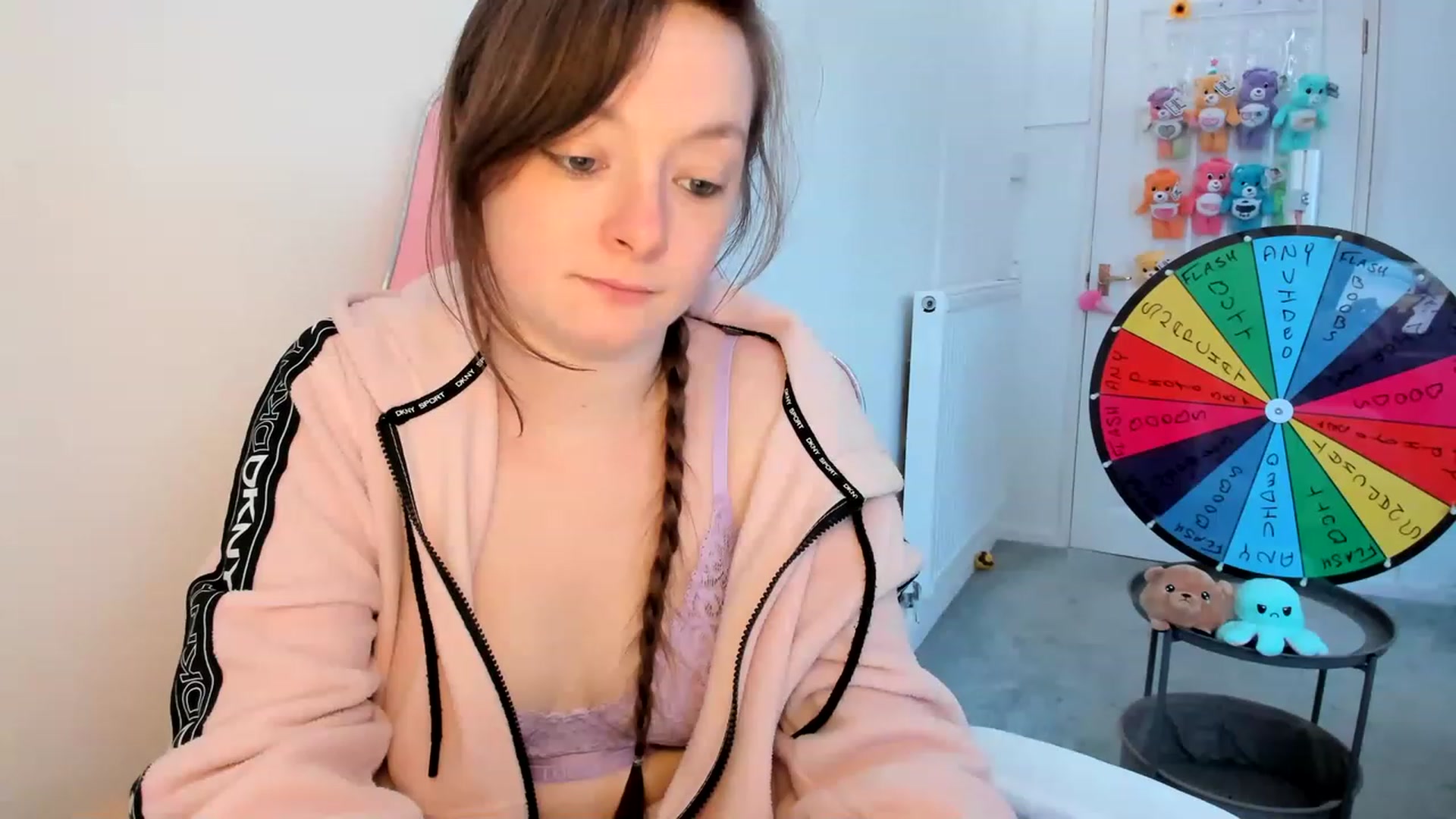 Gallery image thumbnail from JessieBear_'s myfreecams stream on, 03/14/2023, 18:09 image 20 of 20