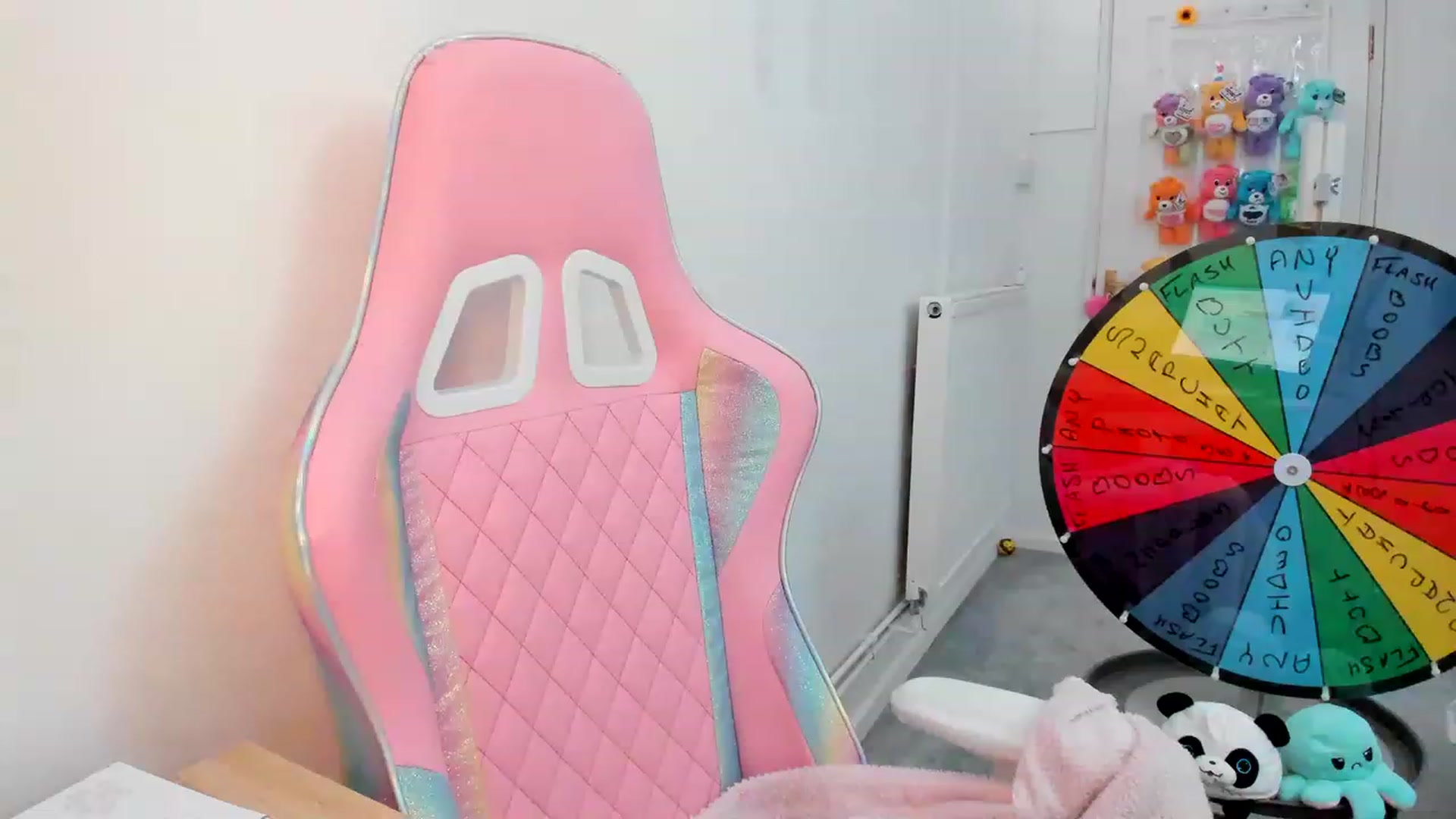 Gallery image thumbnail from JessieBear_'s myfreecams stream on, 03/15/2023, 18:30 image 20 of 20