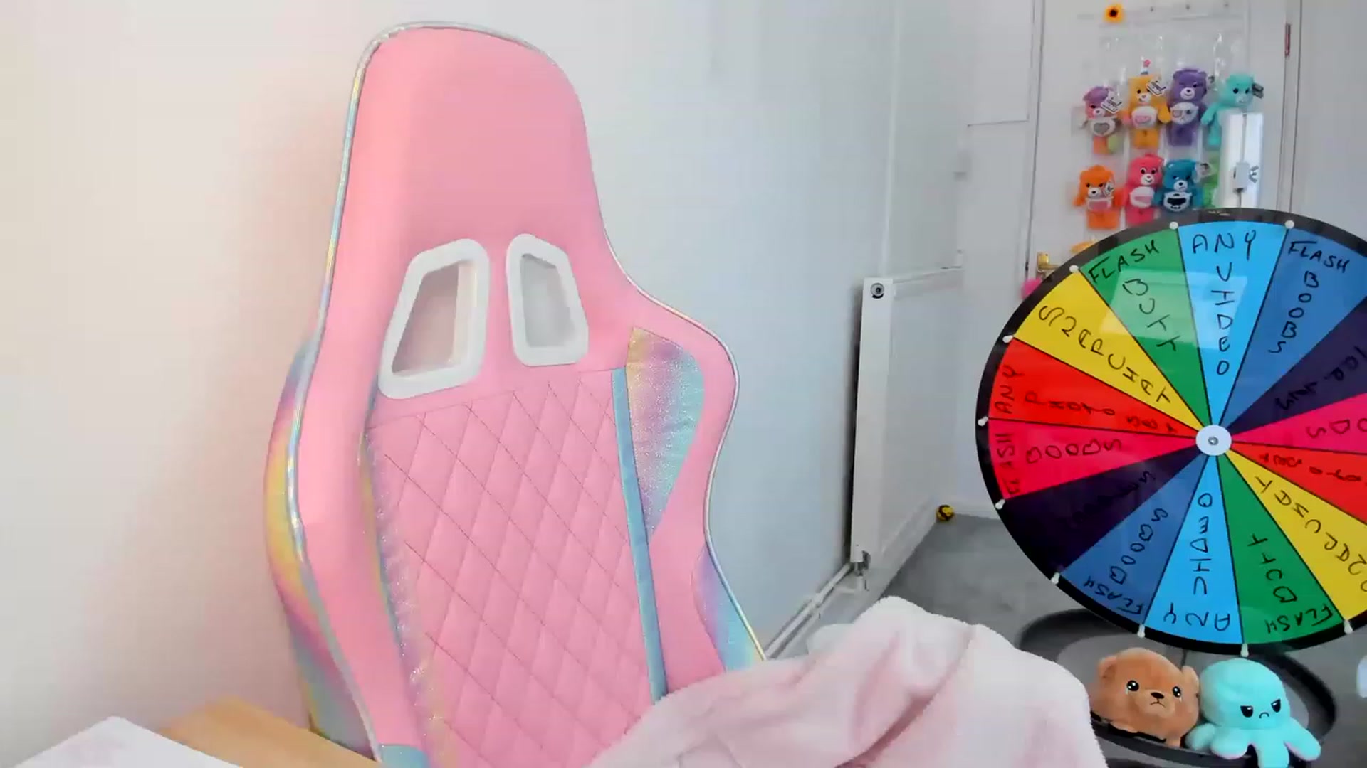 Gallery image thumbnail from JessieBear_'s myfreecams stream on, 03/15/2023, 18:30 image 2 of 20