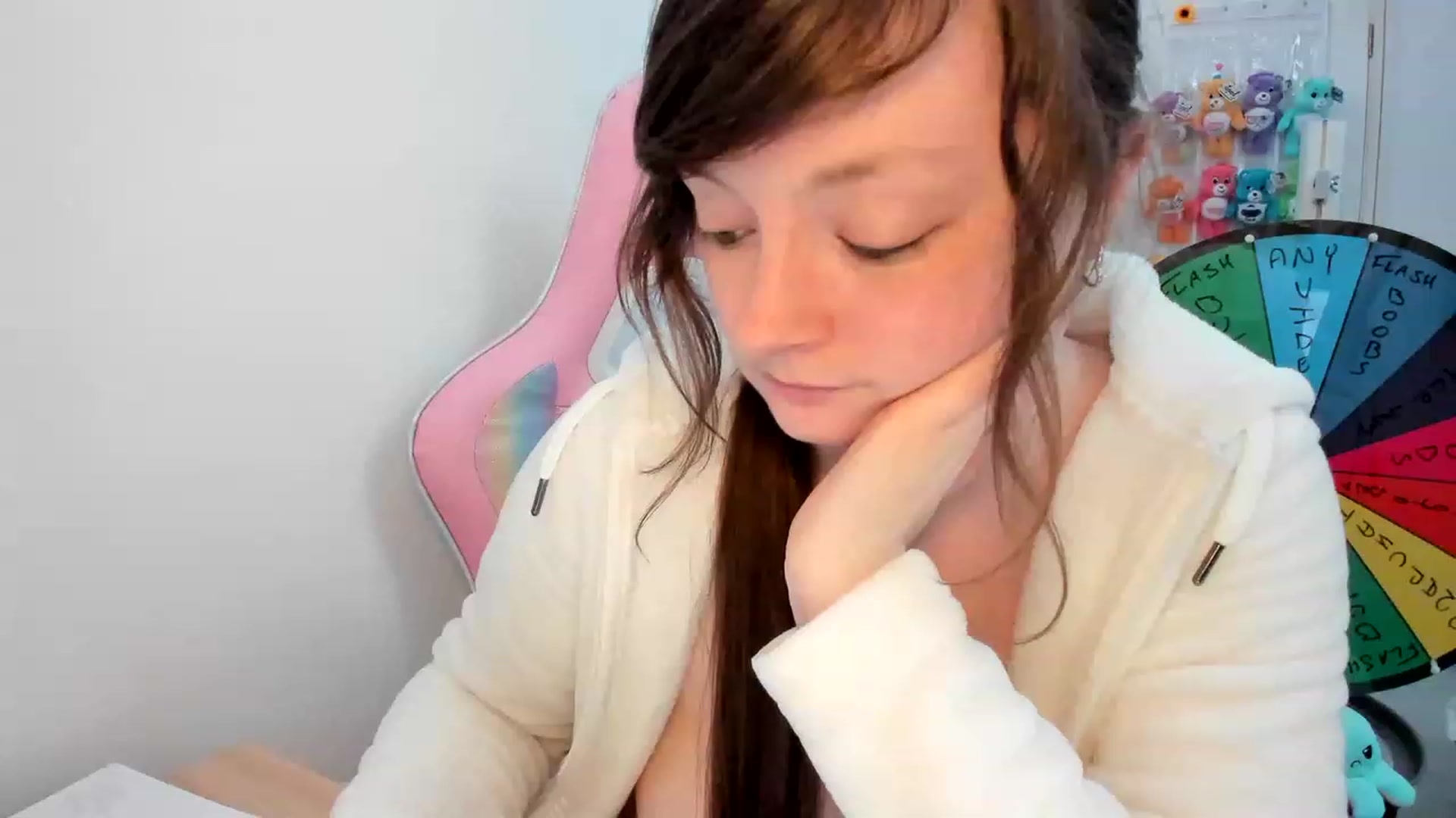 Gallery image thumbnail from JessieBear_'s myfreecams stream on, 03/15/2023, 19:07 image 18 of 20