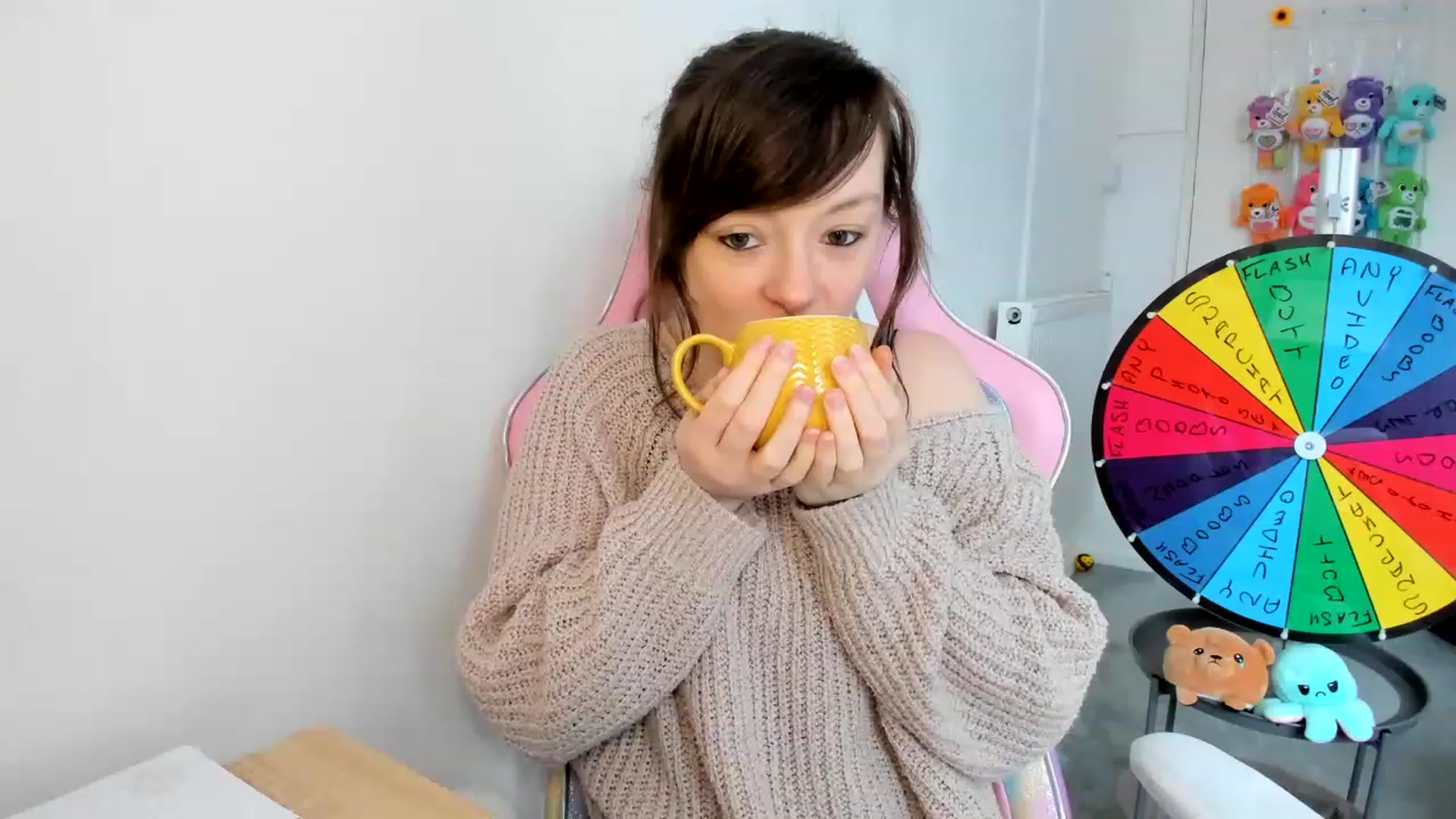 Gallery image thumbnail from JessieBear_'s myfreecams stream on, 03/16/2023, 11:30 image 1 of 20