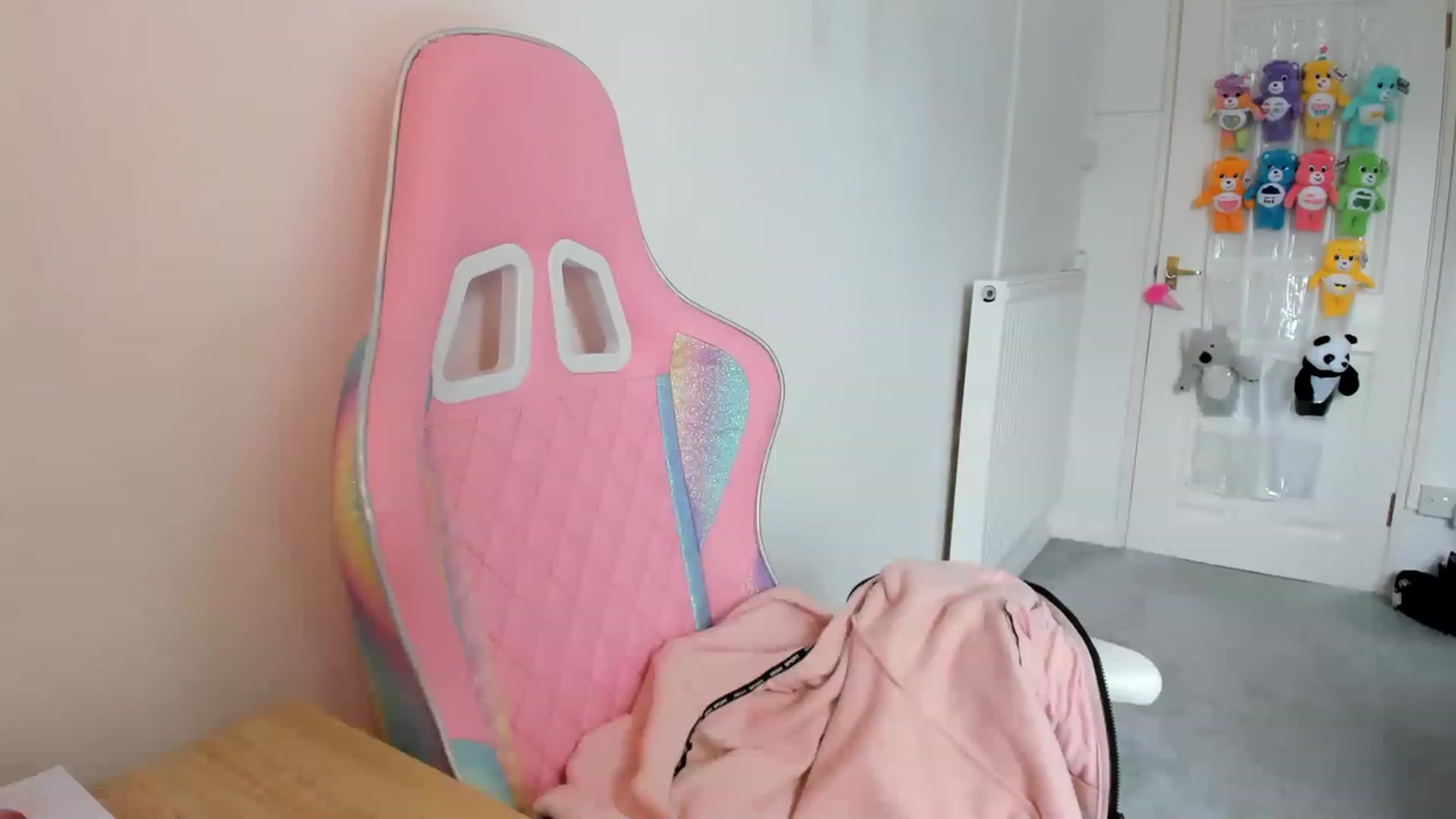 Gallery image thumbnail from JessieBear_'s myfreecams stream on, 03/21/2023, 10:50 image 6 of 20