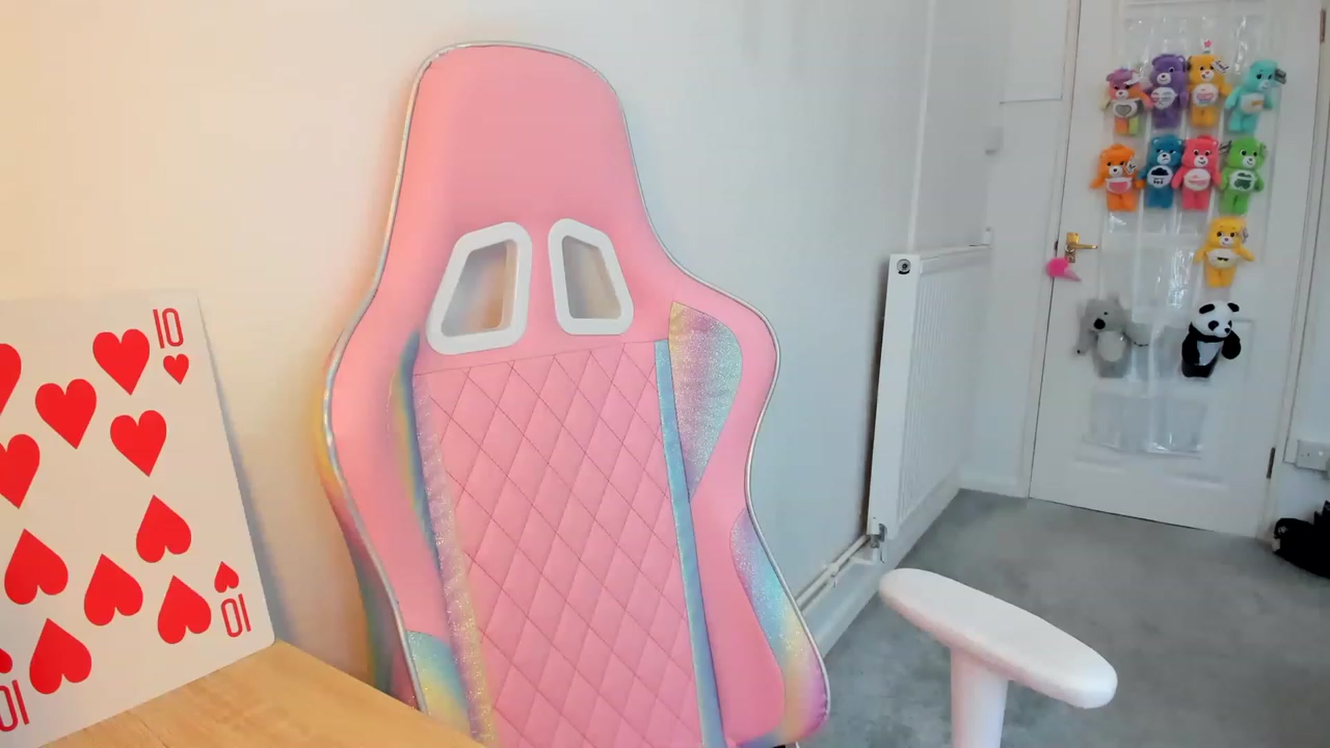 Gallery image thumbnail from JessieBear_'s myfreecams stream on, 03/21/2023, 17:20 image 14 of 20
